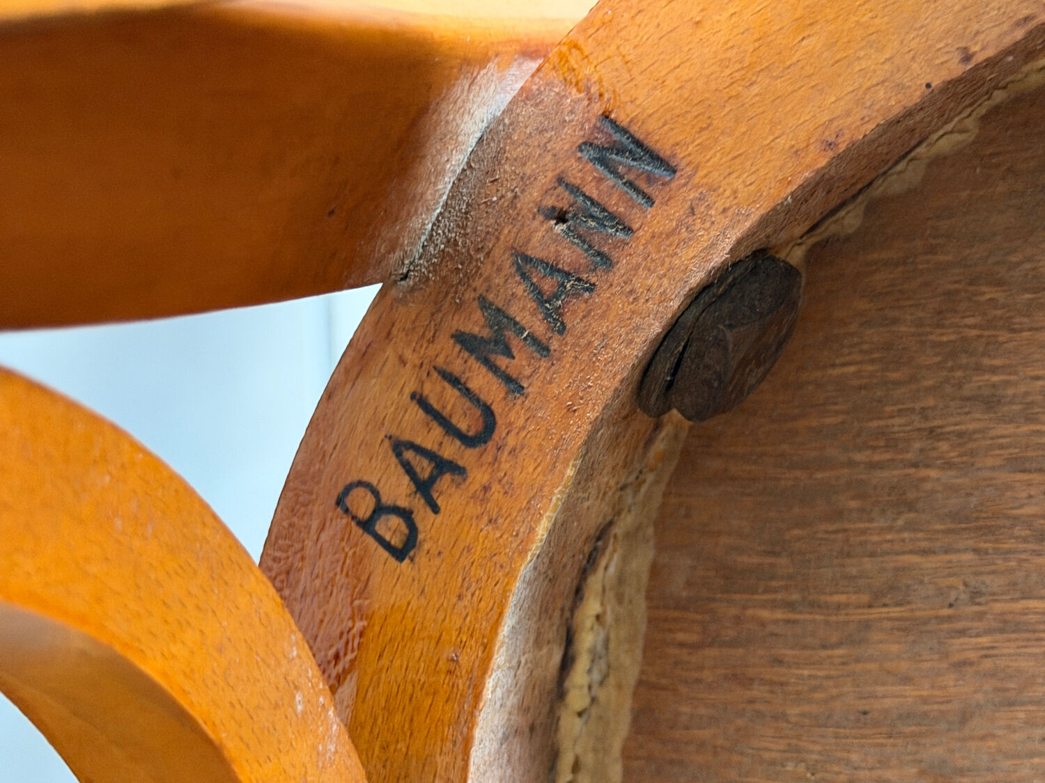 Suite de 5 chaises bistrot Baumann vintage