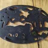 Dessous de plat en métal  patiné Mouton Bouc ancien dp0421028