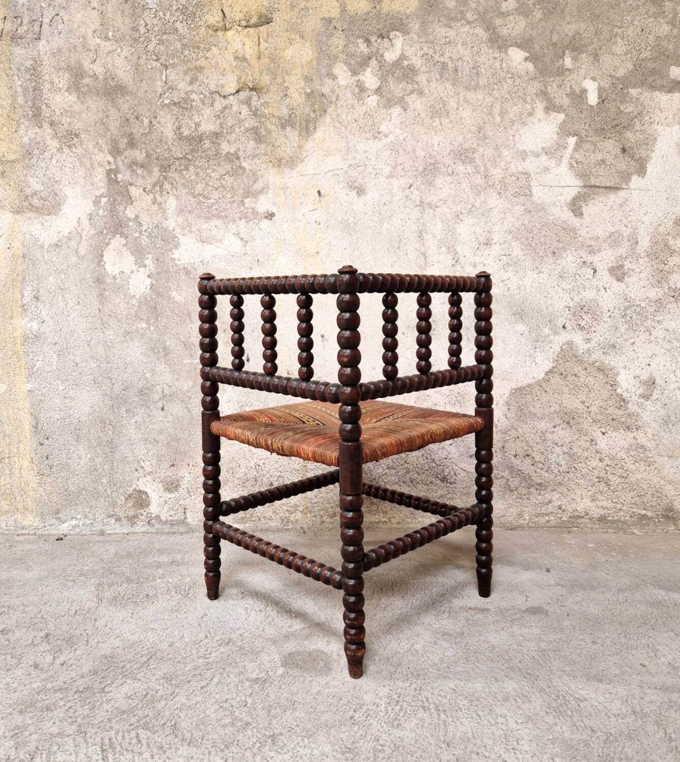 Turned wood corner chair