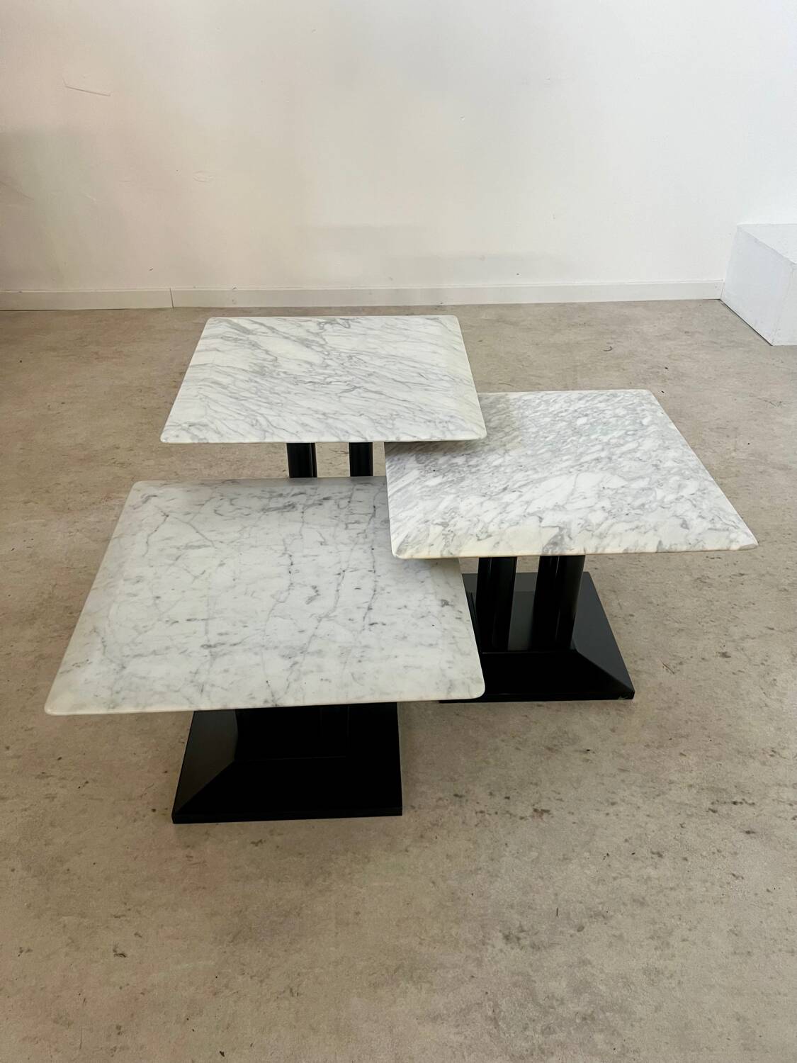 Italian design nesting marble coffee table set from the 70s vintage