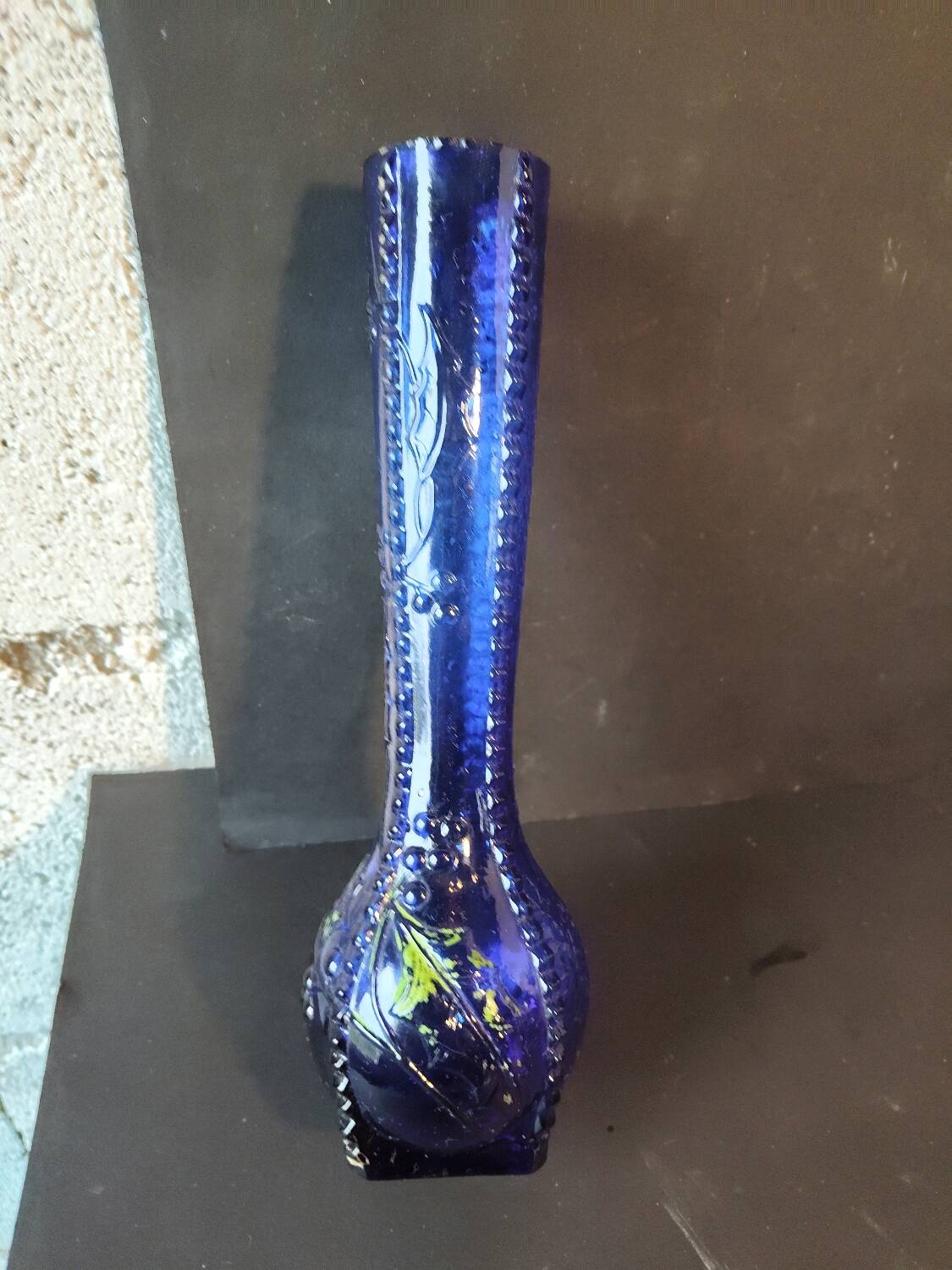 Vintage cobalt blue glass vase with foliage decoration – 20 cm