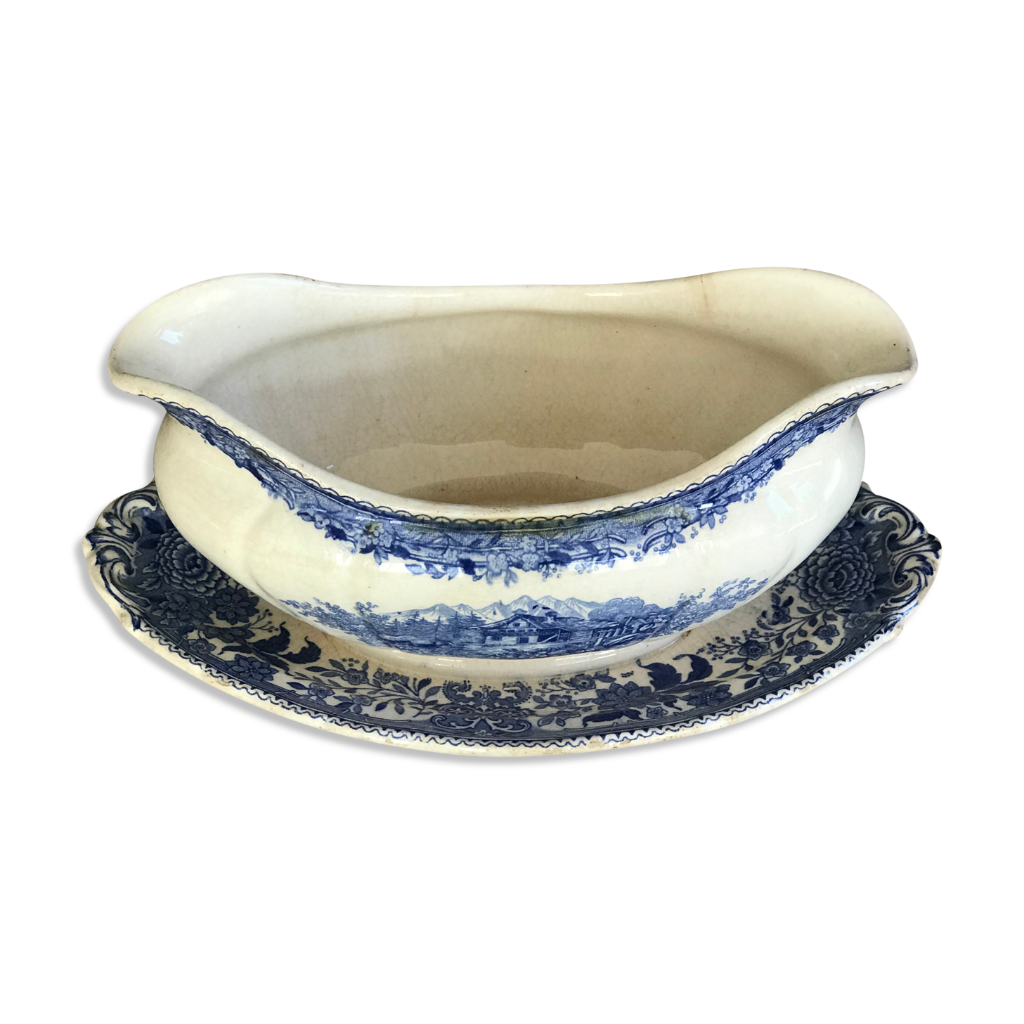 Old gravy boat signed Villeroy and Boch