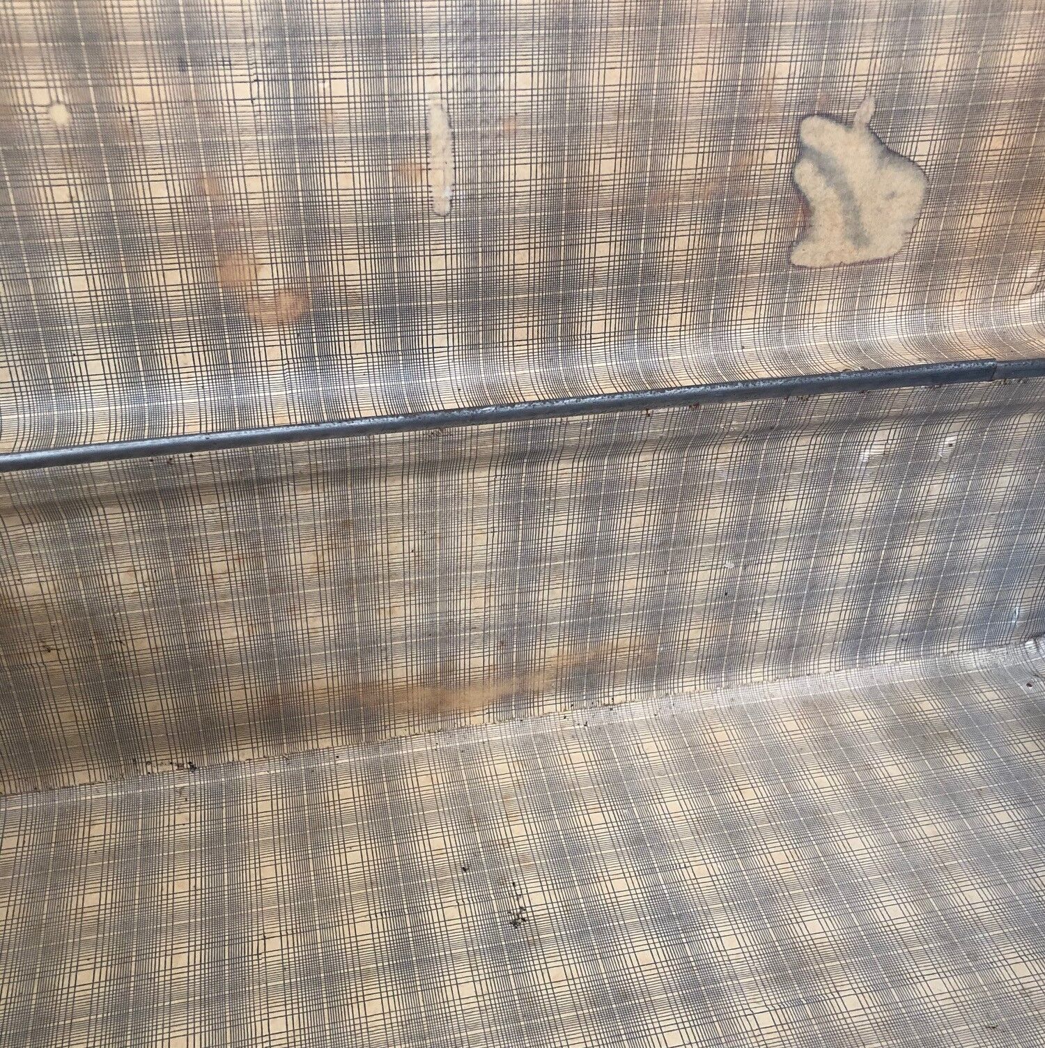 60' vintage vintage undue metal travel case