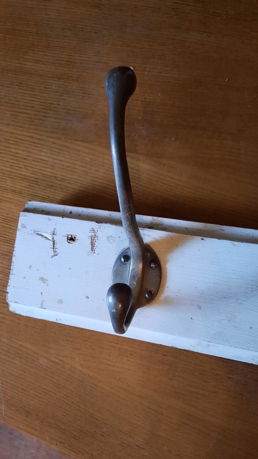 Wall coat rack with 5 hooks