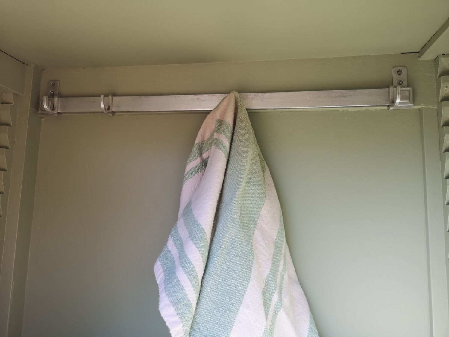 Renovated compact Mado buffet