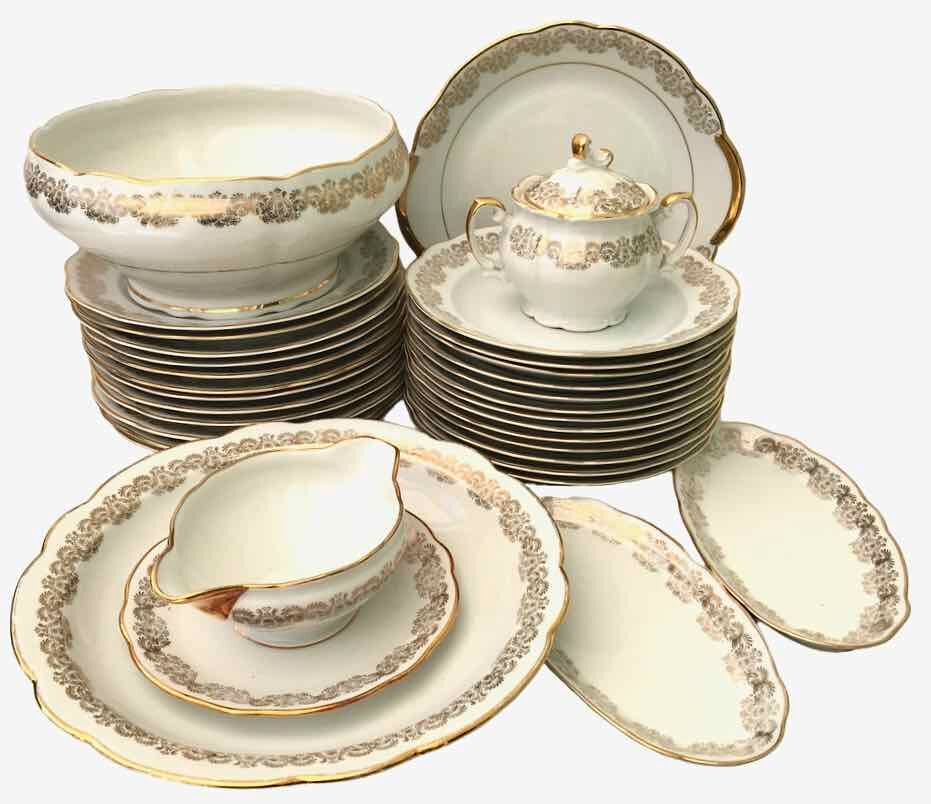 Porcelain service for 12 people