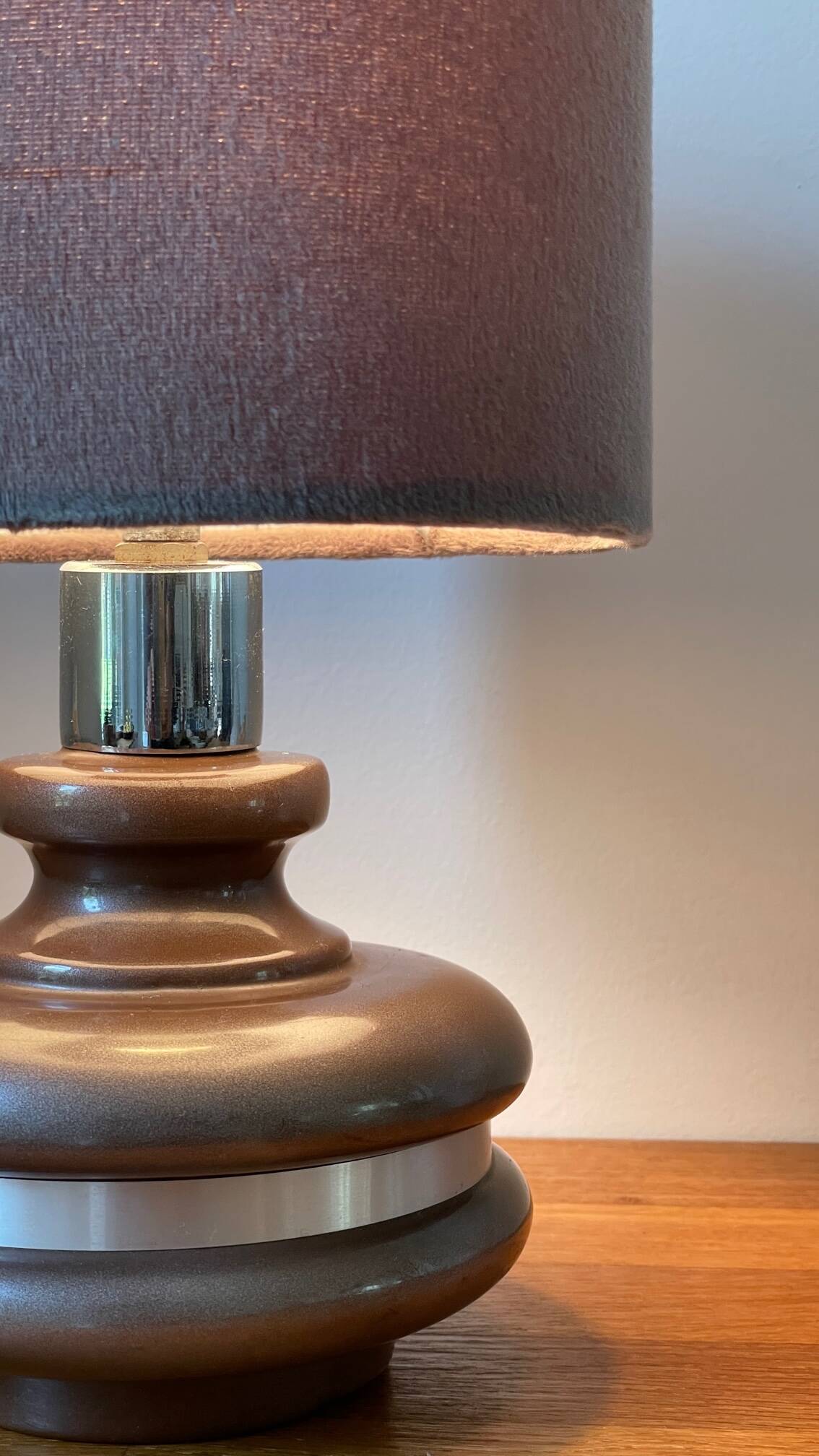 Ceramic lamp with aluminum rim 70s