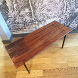 Banc moderniste à lattes de teck