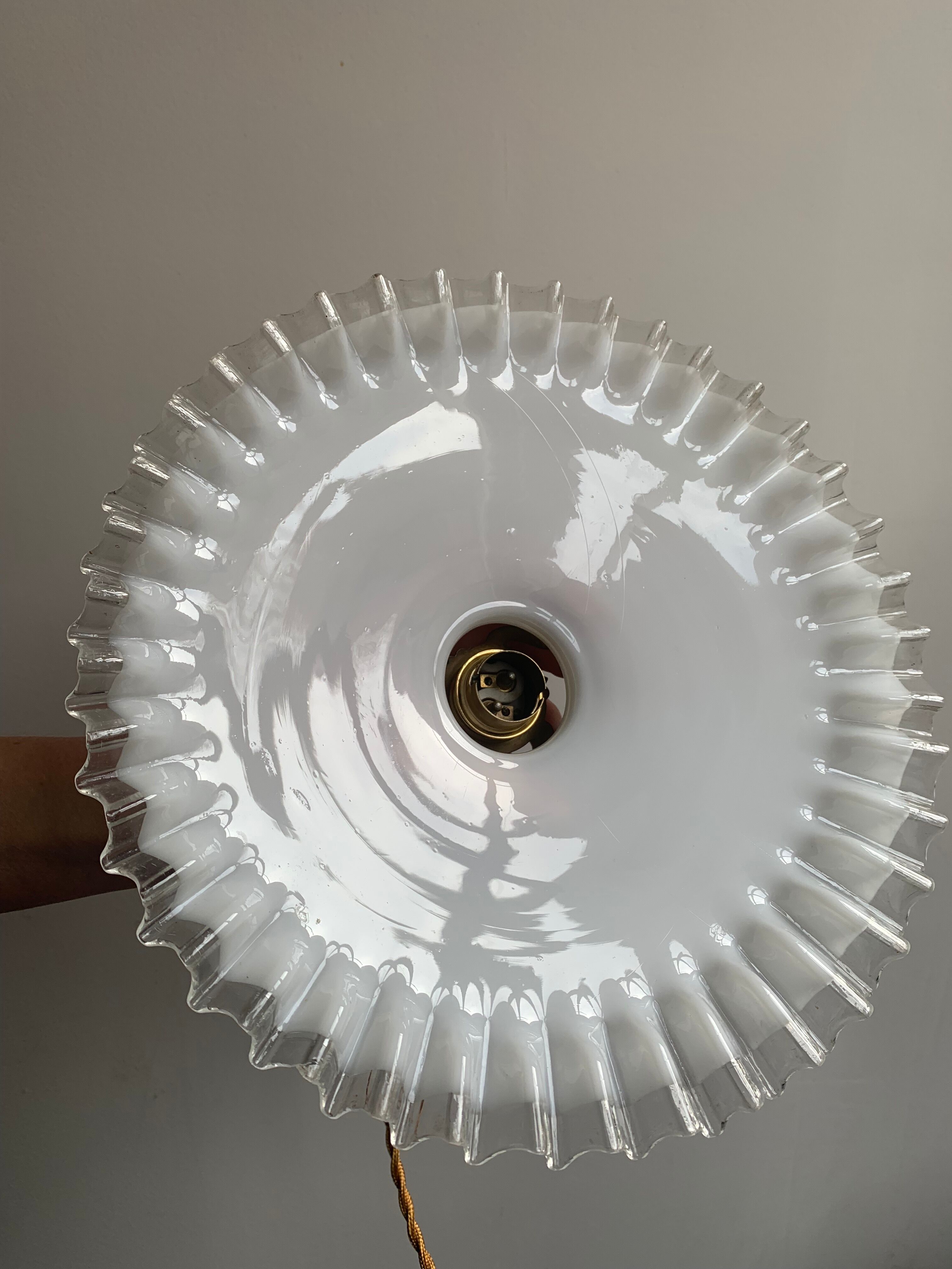 Opaline suspension with brass claw