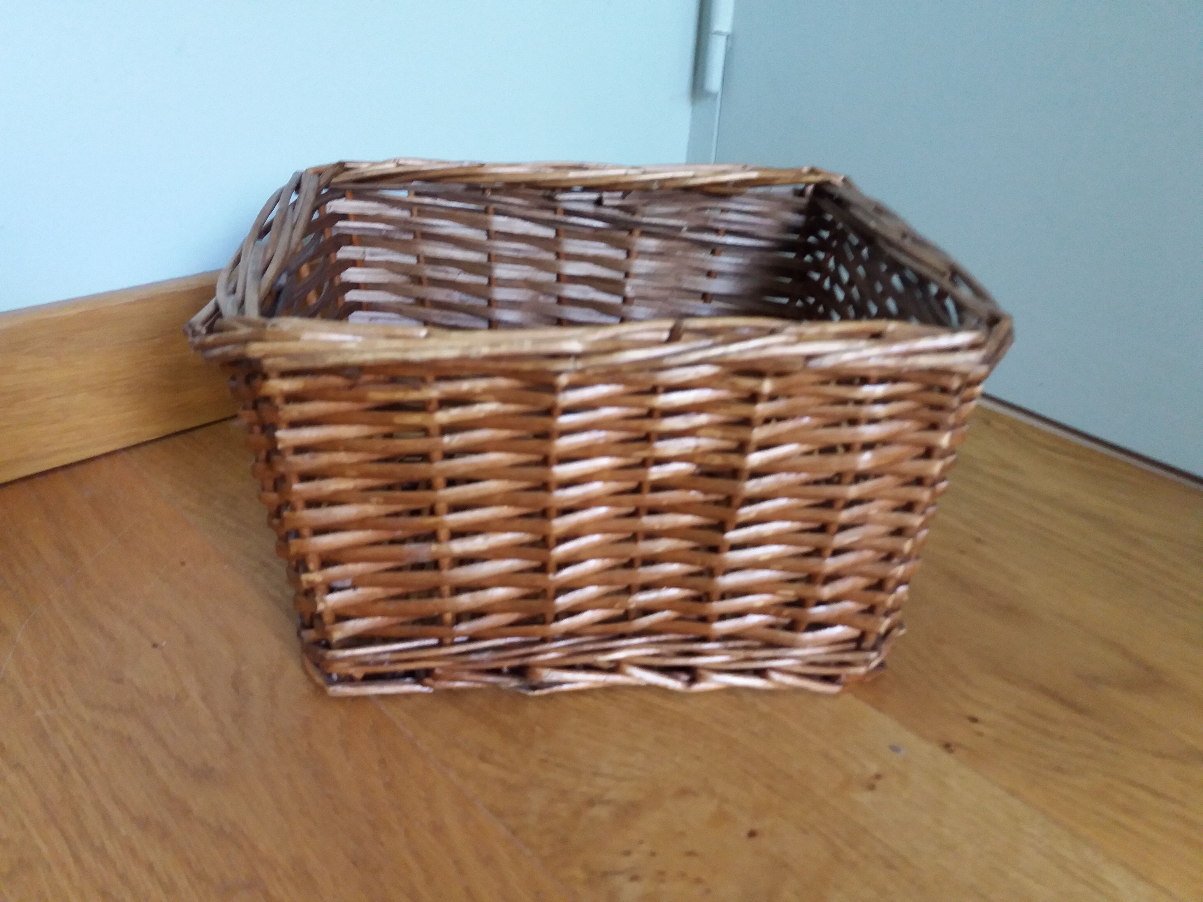 Rectangular wicker basket
