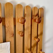 Mirrored coat rack in blond pine from the 70s and 80s