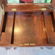 Mahogany burr hairdresser, Restoration period, around 1820.