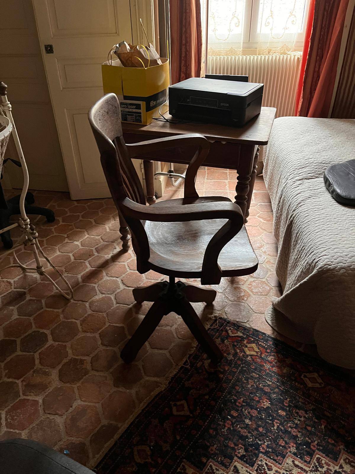 Classic vintage swivel office armchair (1950s–1970s)