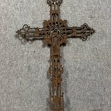 Calvary cross from the Napoleon III period in cast iron topped with the Virgin Mary