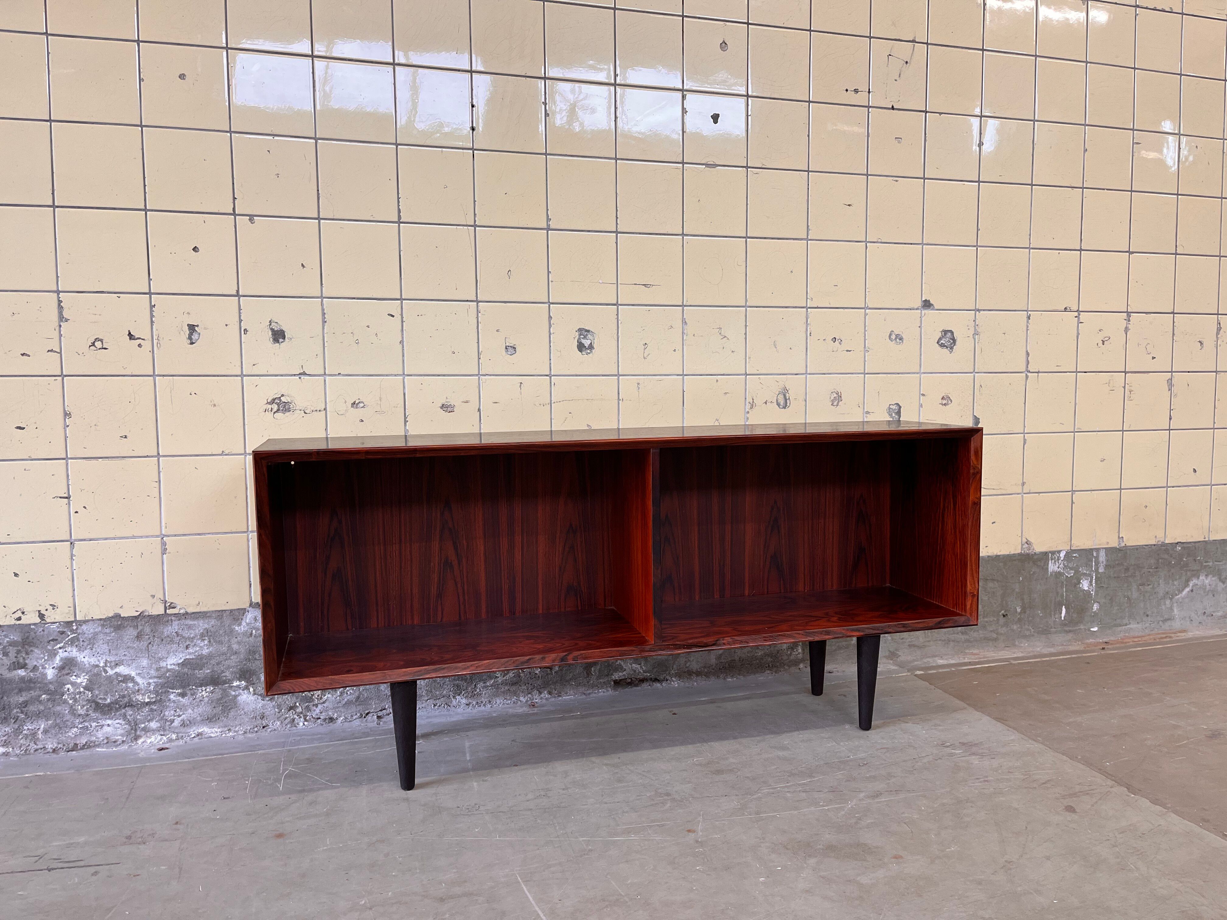 Cabinet en bois de rose par E. Brouer