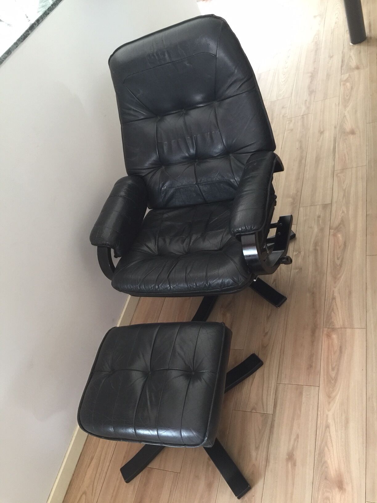 Armchair Scandinavian lounge swivel and tilt and his ottoman Unico 1970 Denmark
