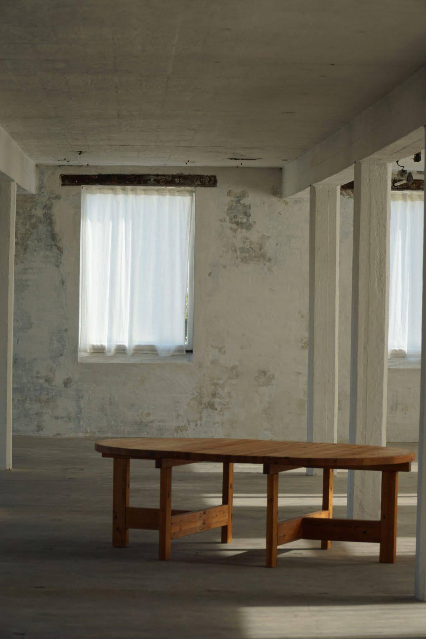 Large Danish mid-century modern dining table in pine, Tage Poulsen, 1970s.