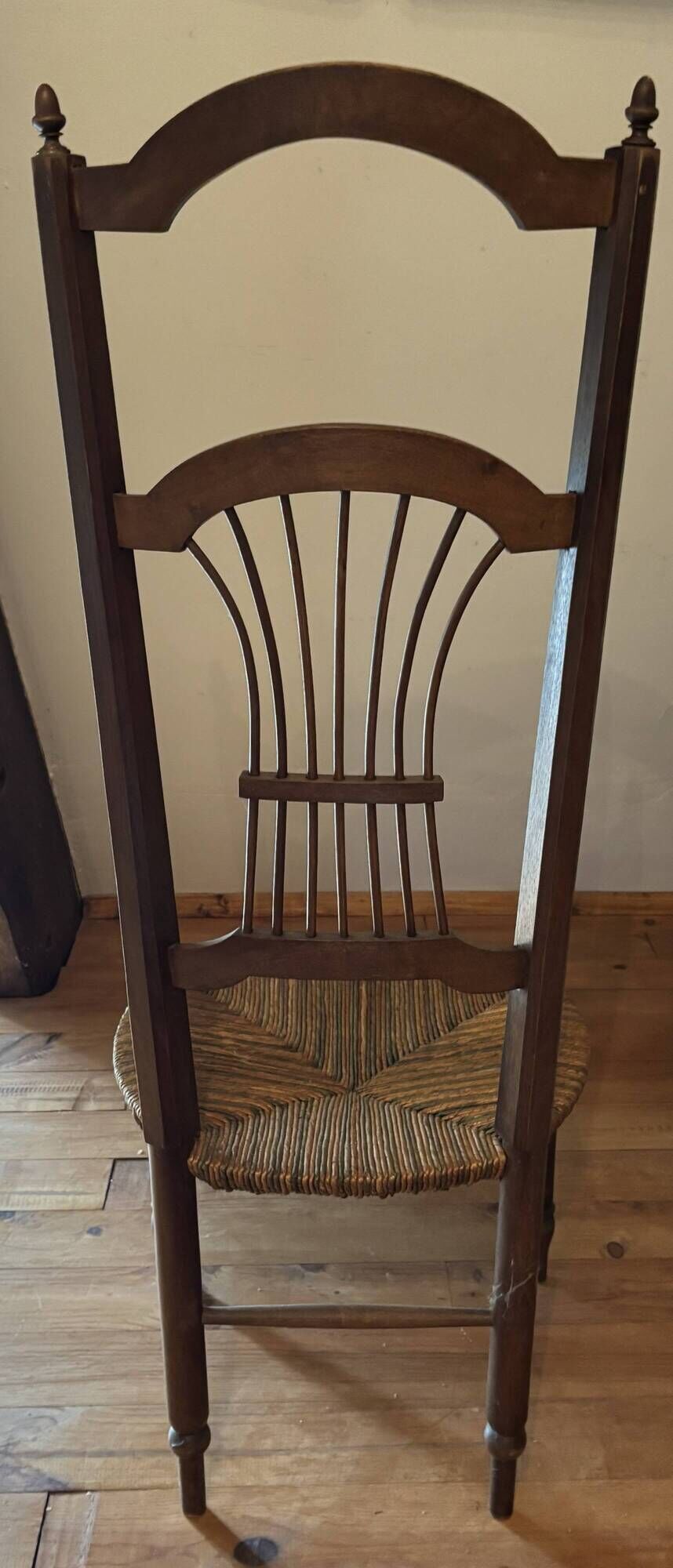 Antique nursing chair in wood and straw from Brittany (late 19th / early 20th century)