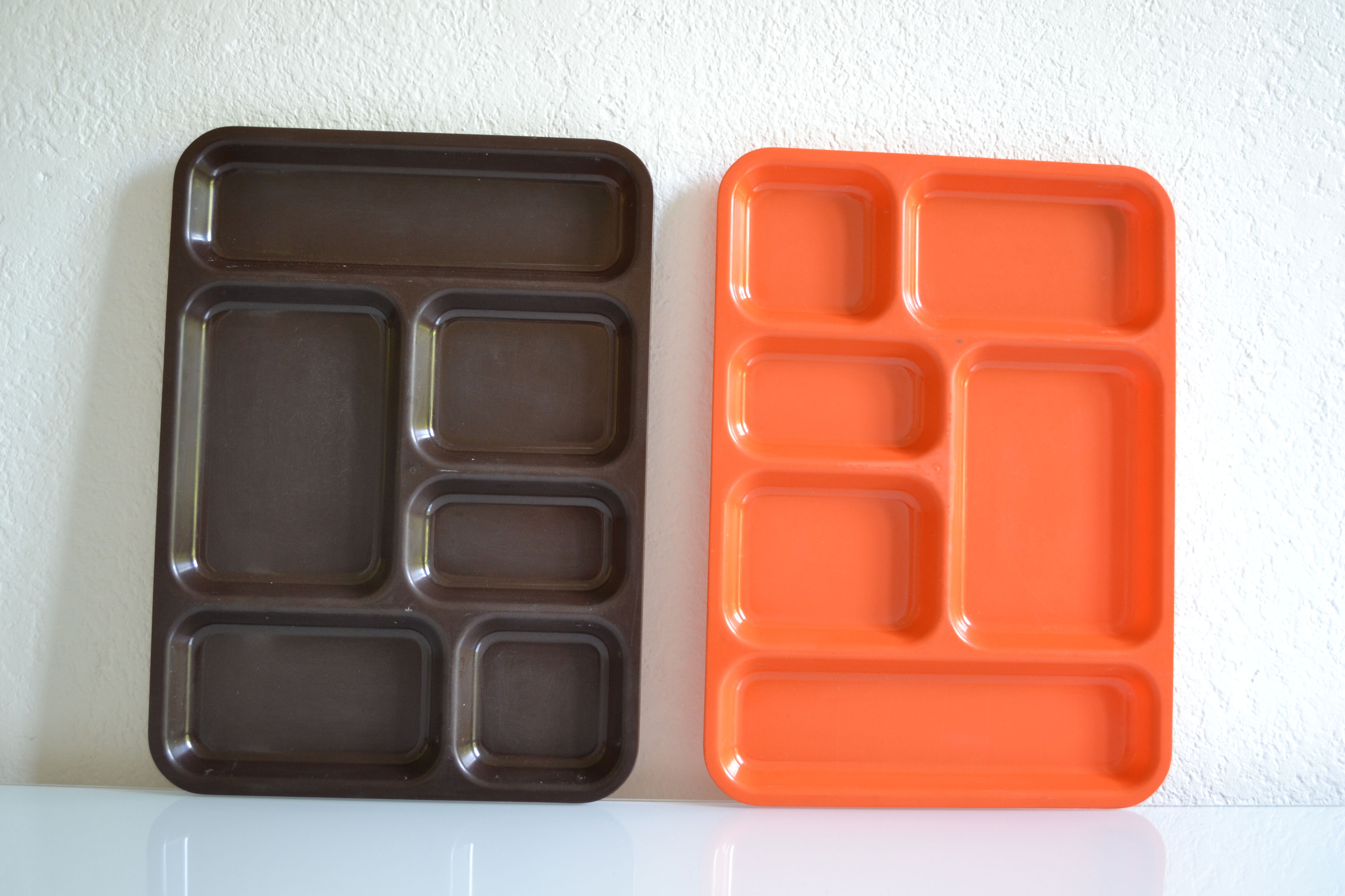 Set of 2 vintage 70's meal trays