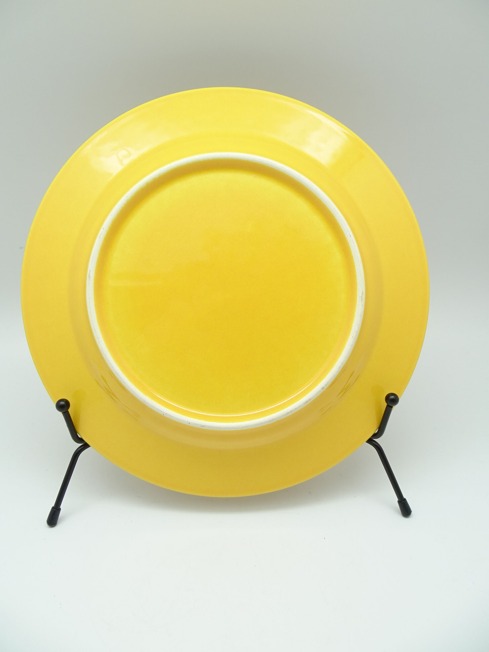 Set of 2 yellow ceramic plates