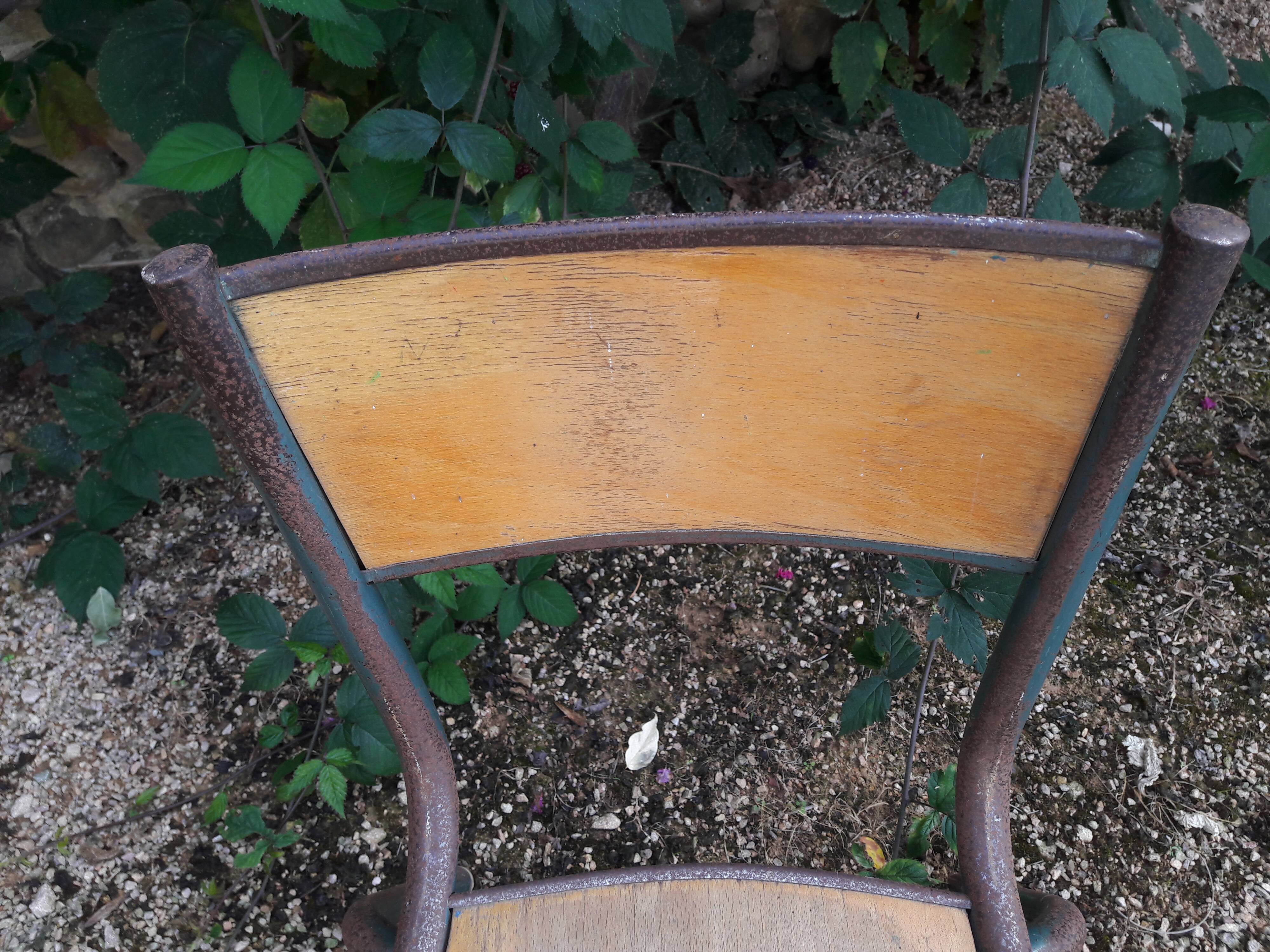 School desk with chair