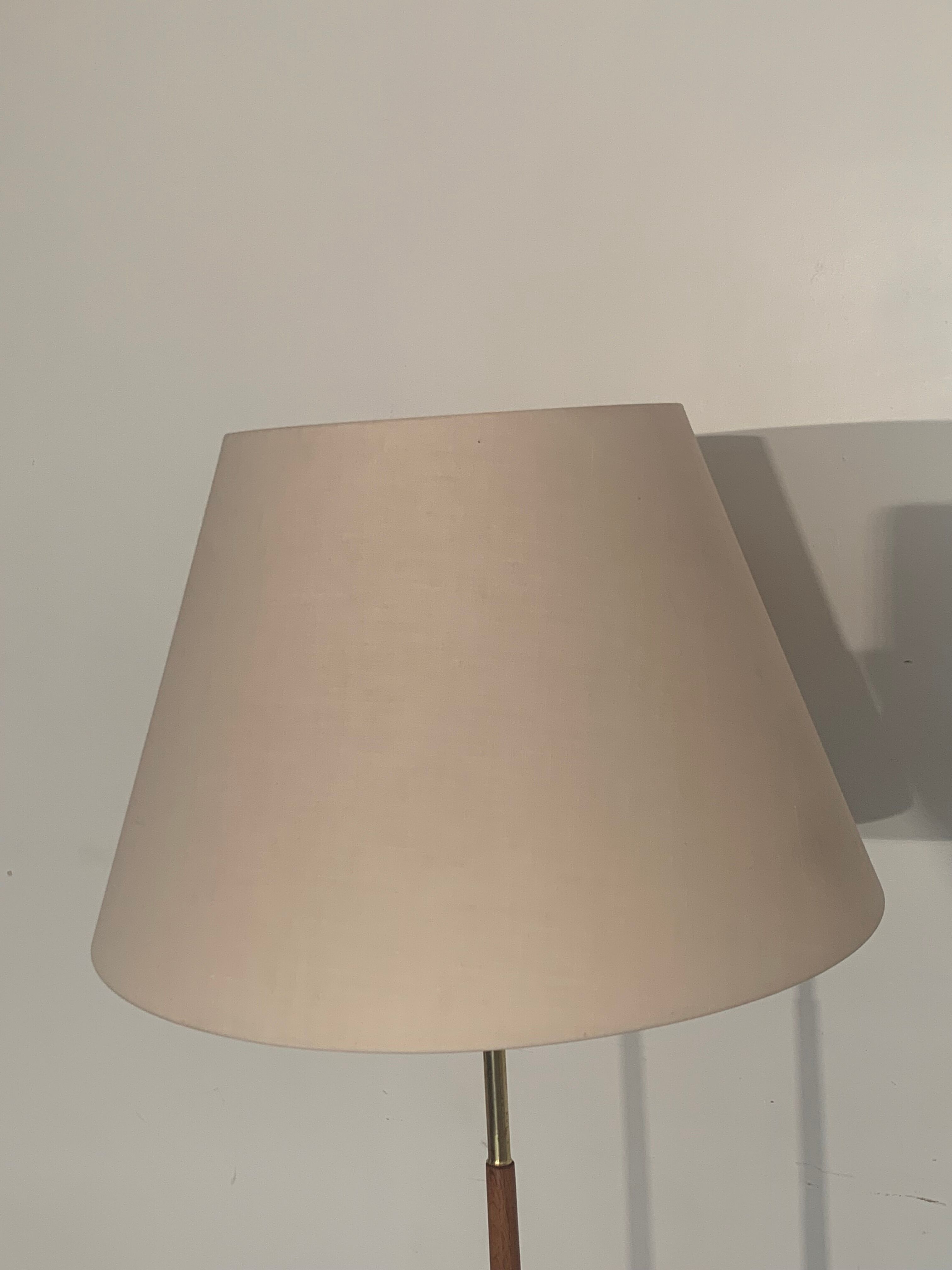 Lampadaire tripode en bois 1960