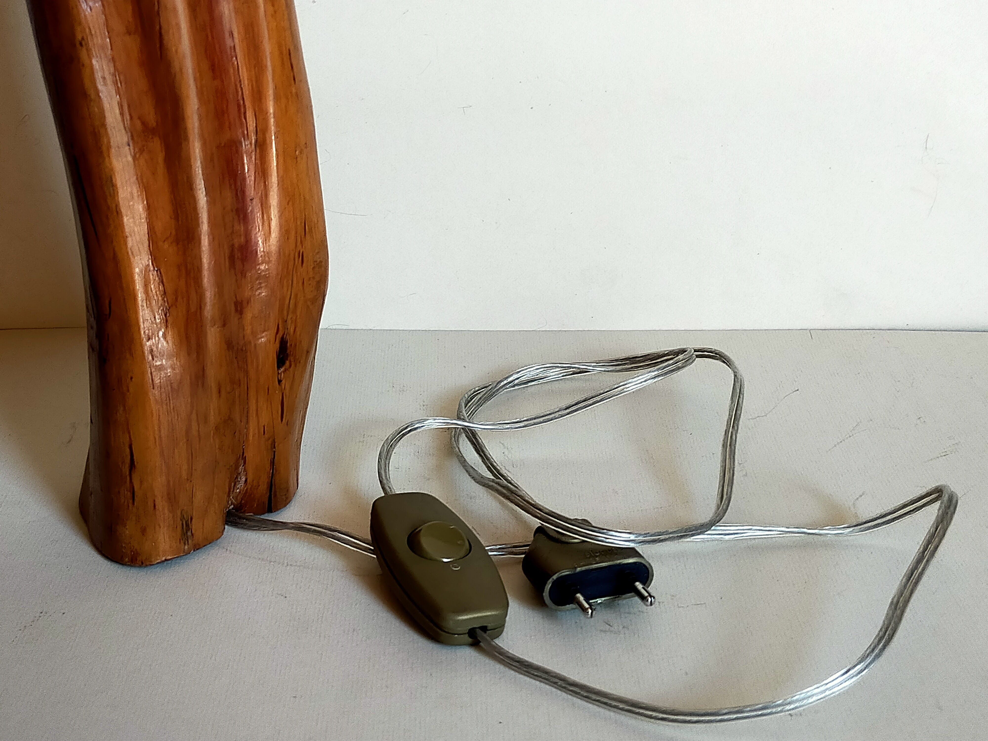 Free-form solid wood pose lamp in 1950s