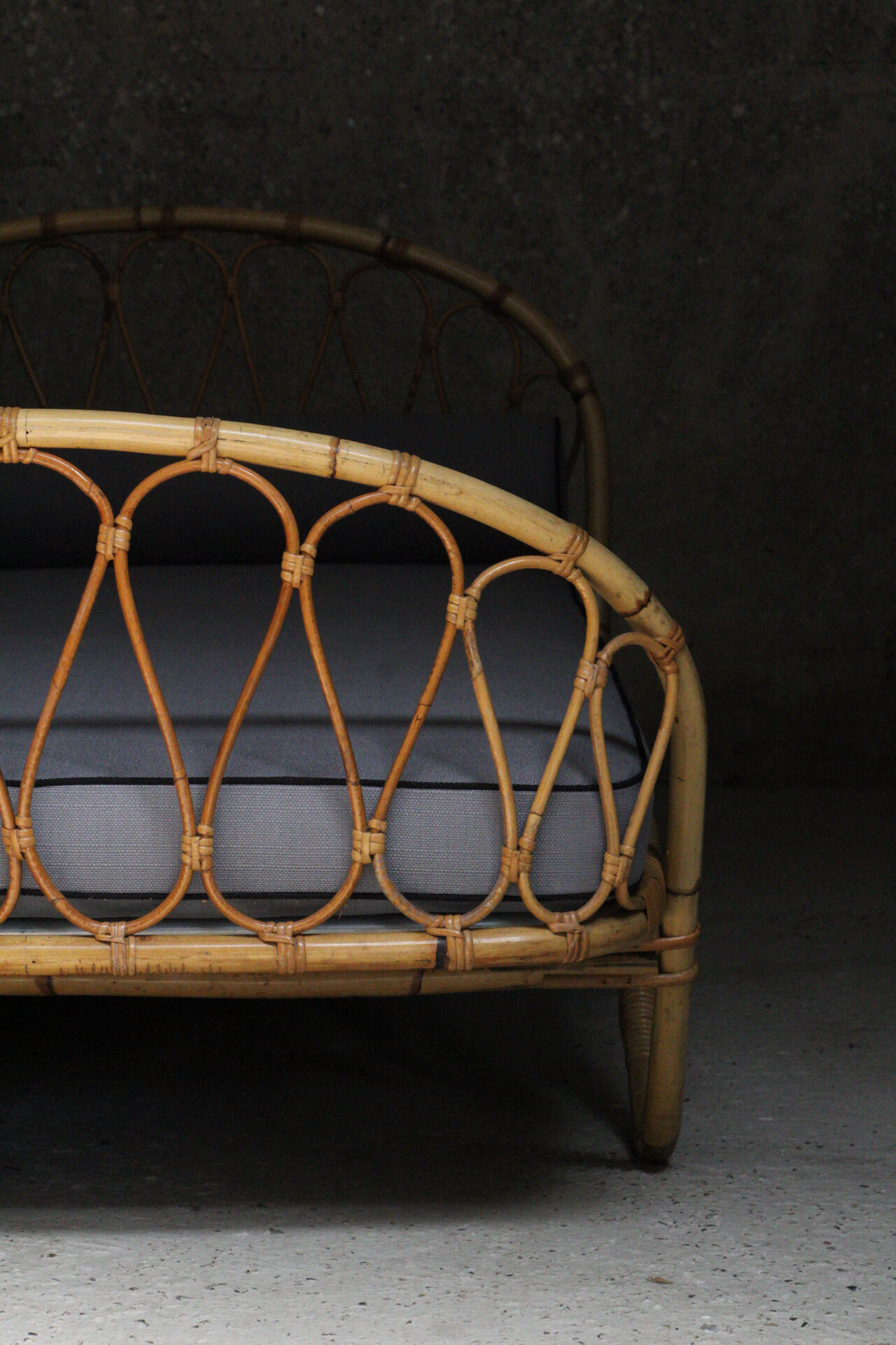 Daybed rotin Louis Sognot 1960