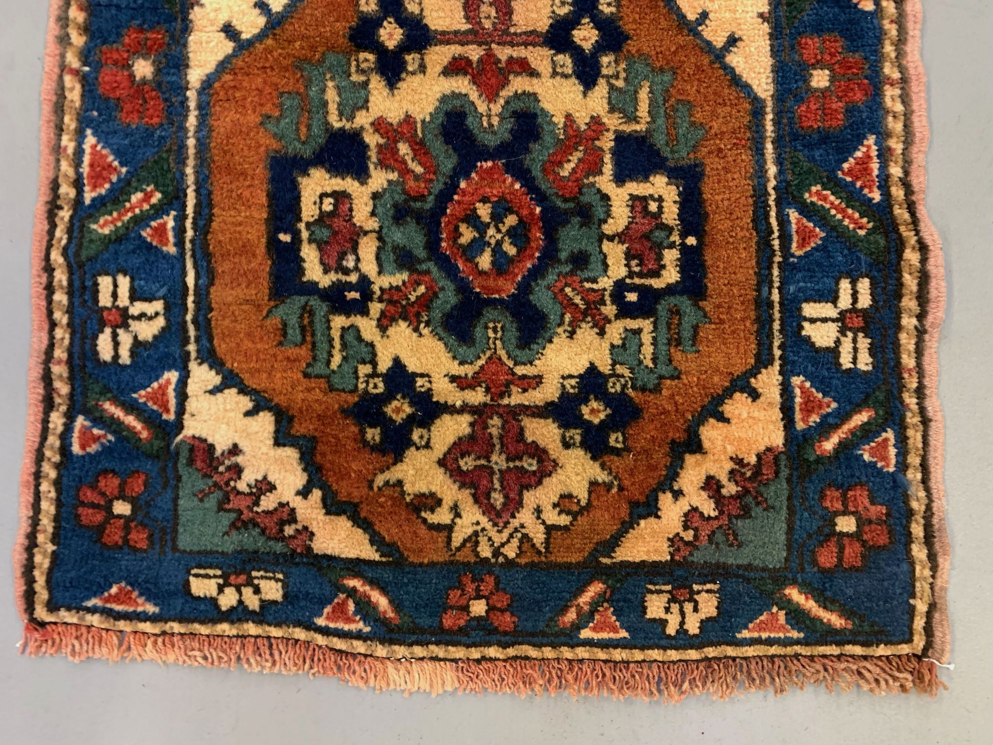 Vintage turkish runner 170x68 cm kazak rug, terracotta red, green, beige blue