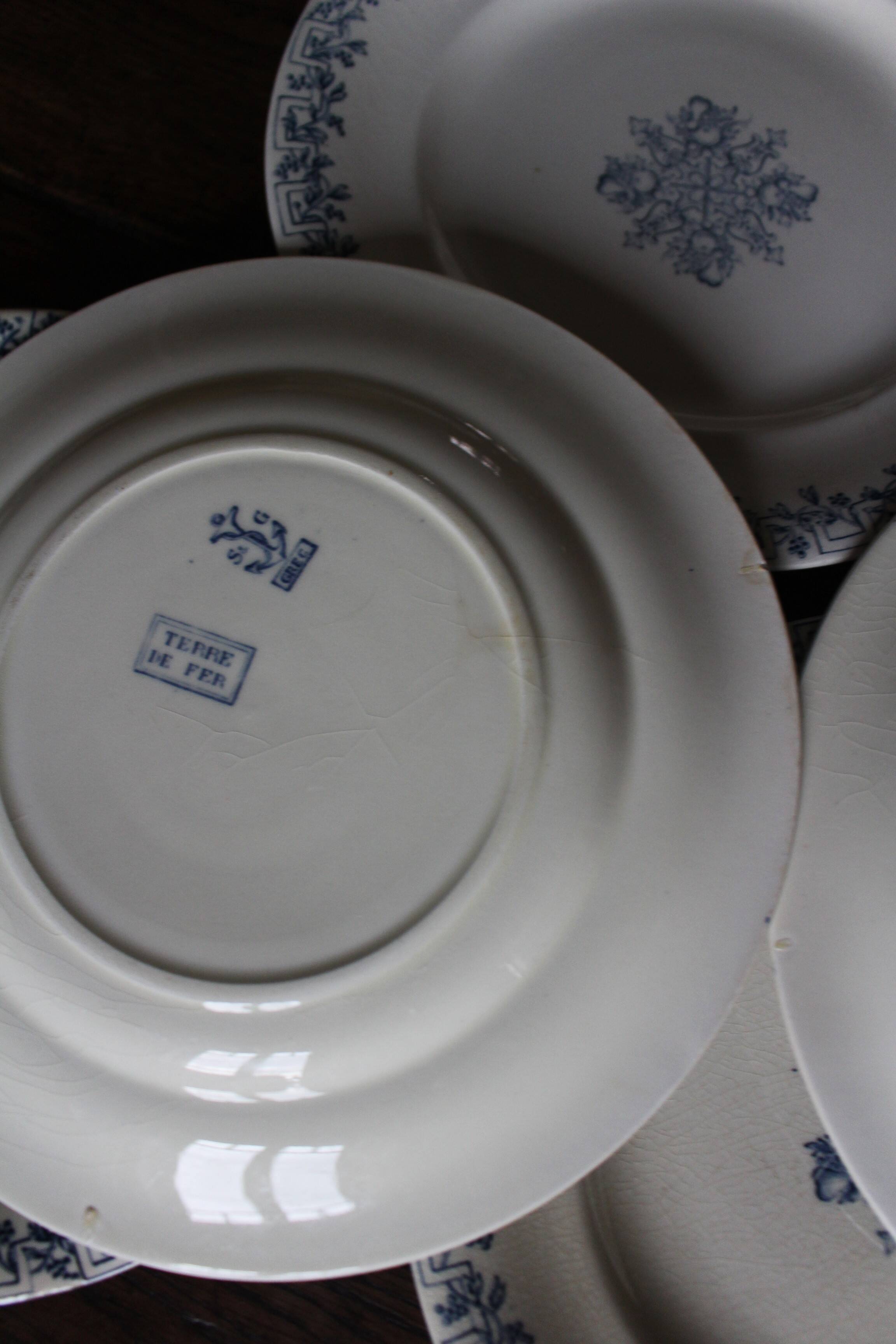 A set of 6 flat plates Terre de Fer blue Clairefontaine Grec