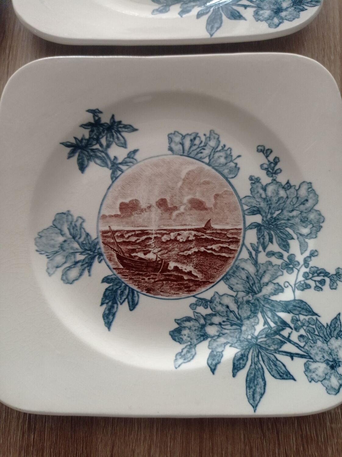 Square plates iron earth