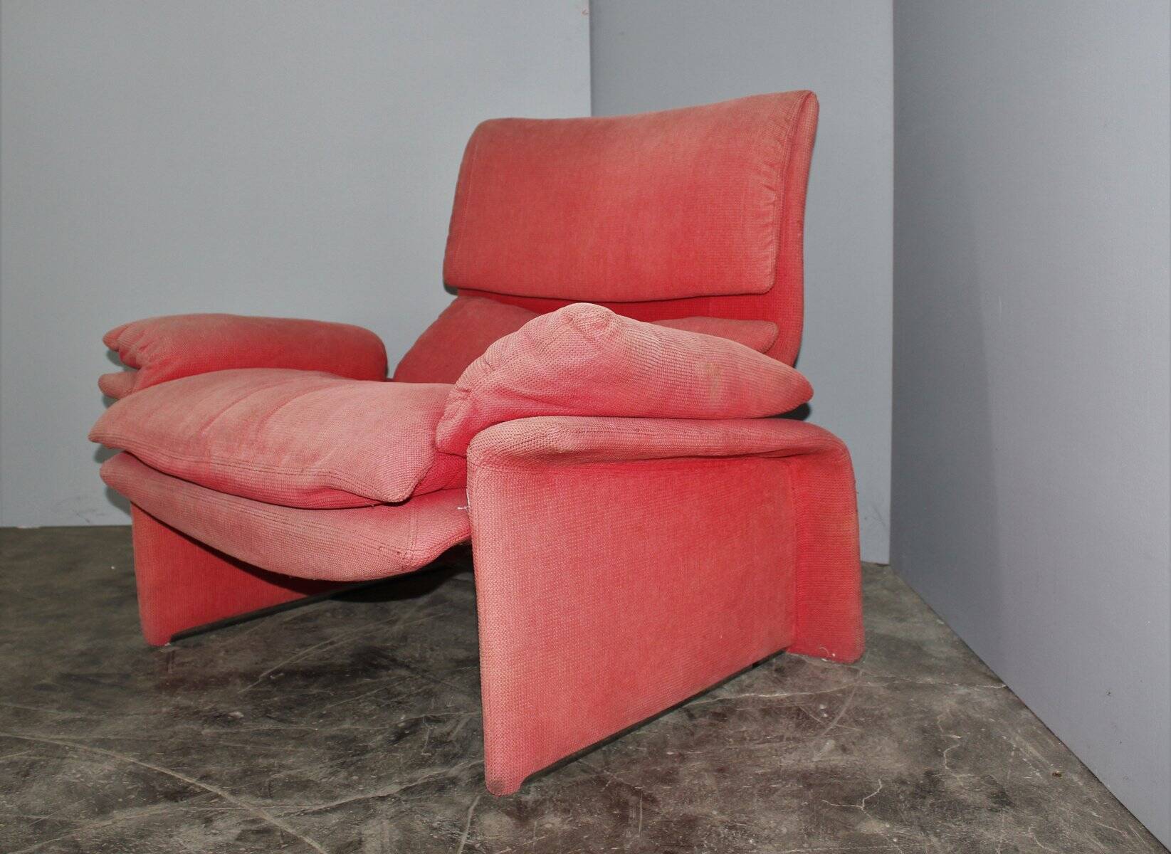 Vintage Red Velvet Armchair by Saporiti Italia, Italy