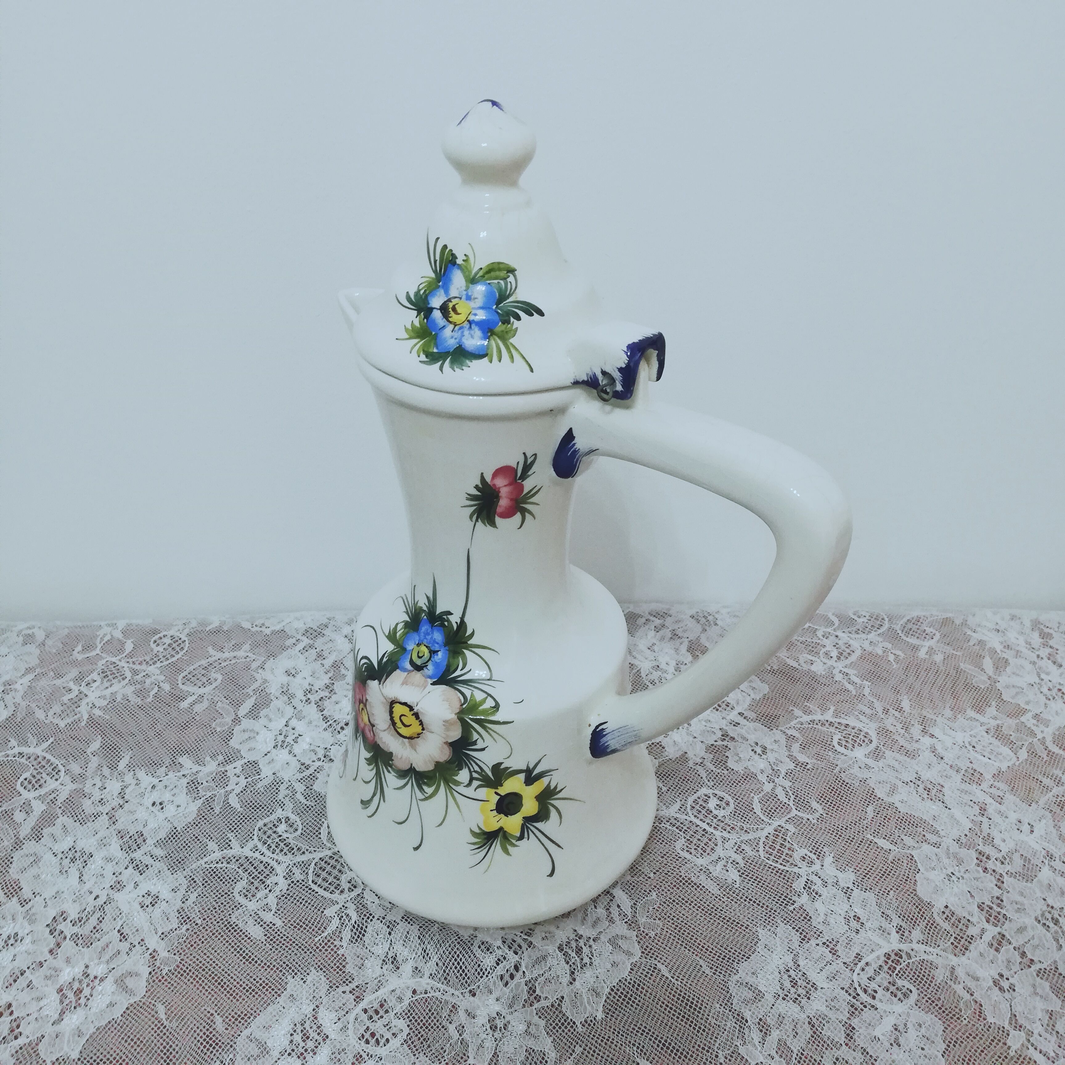 Pitcher vase in Italian earthenware