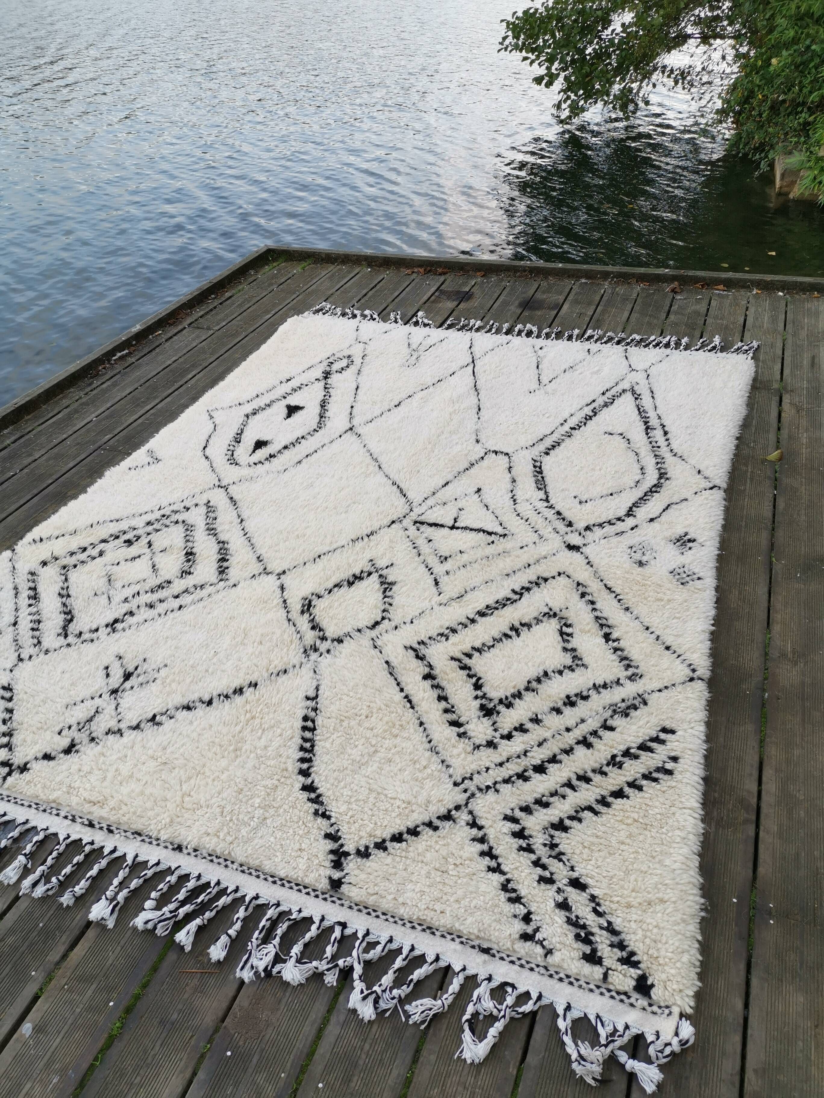 Handmade wool beni orarain rug 260x185 cm