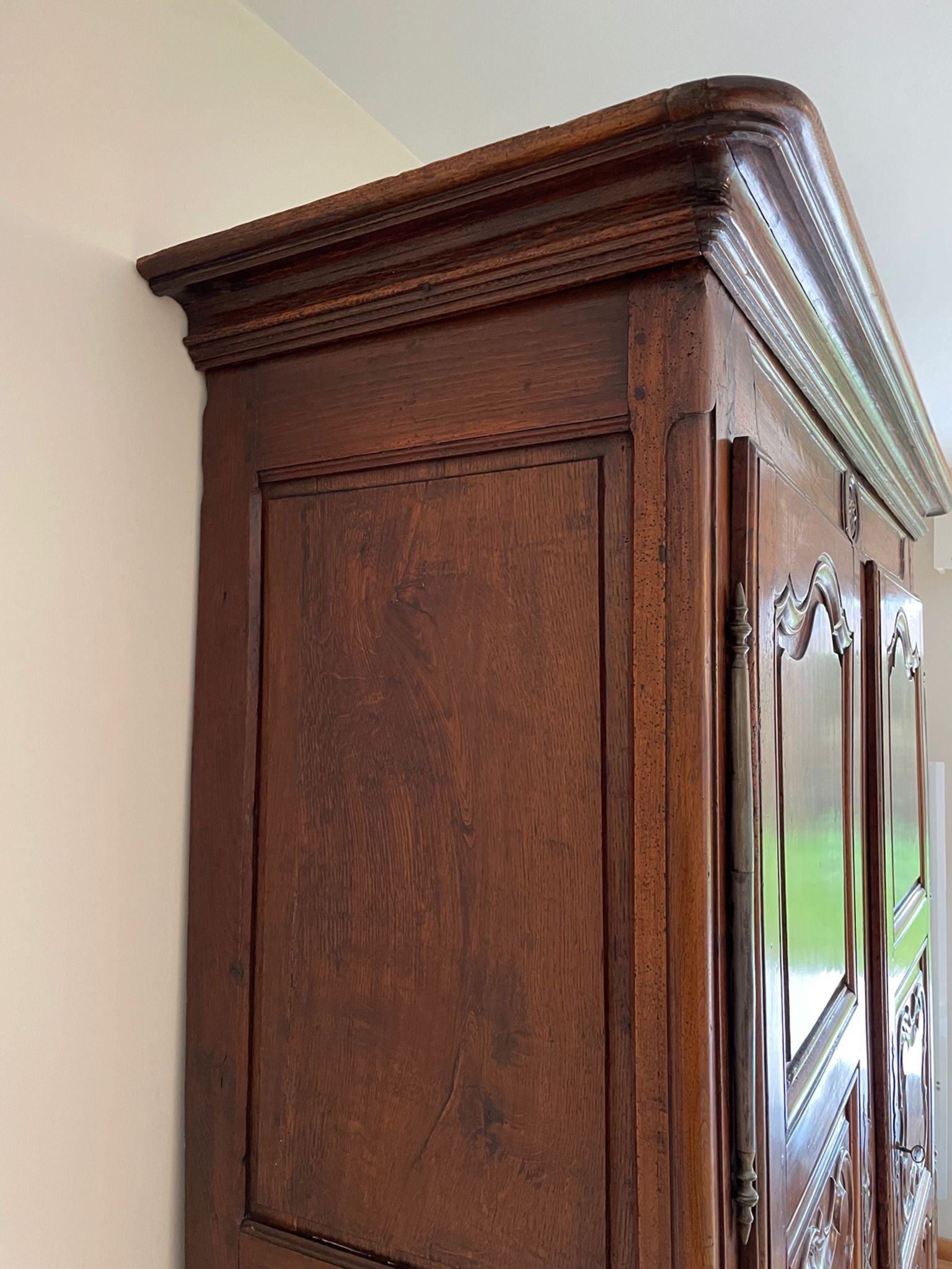 Eighteenth century castle cabinet in walnut Louis XIII style