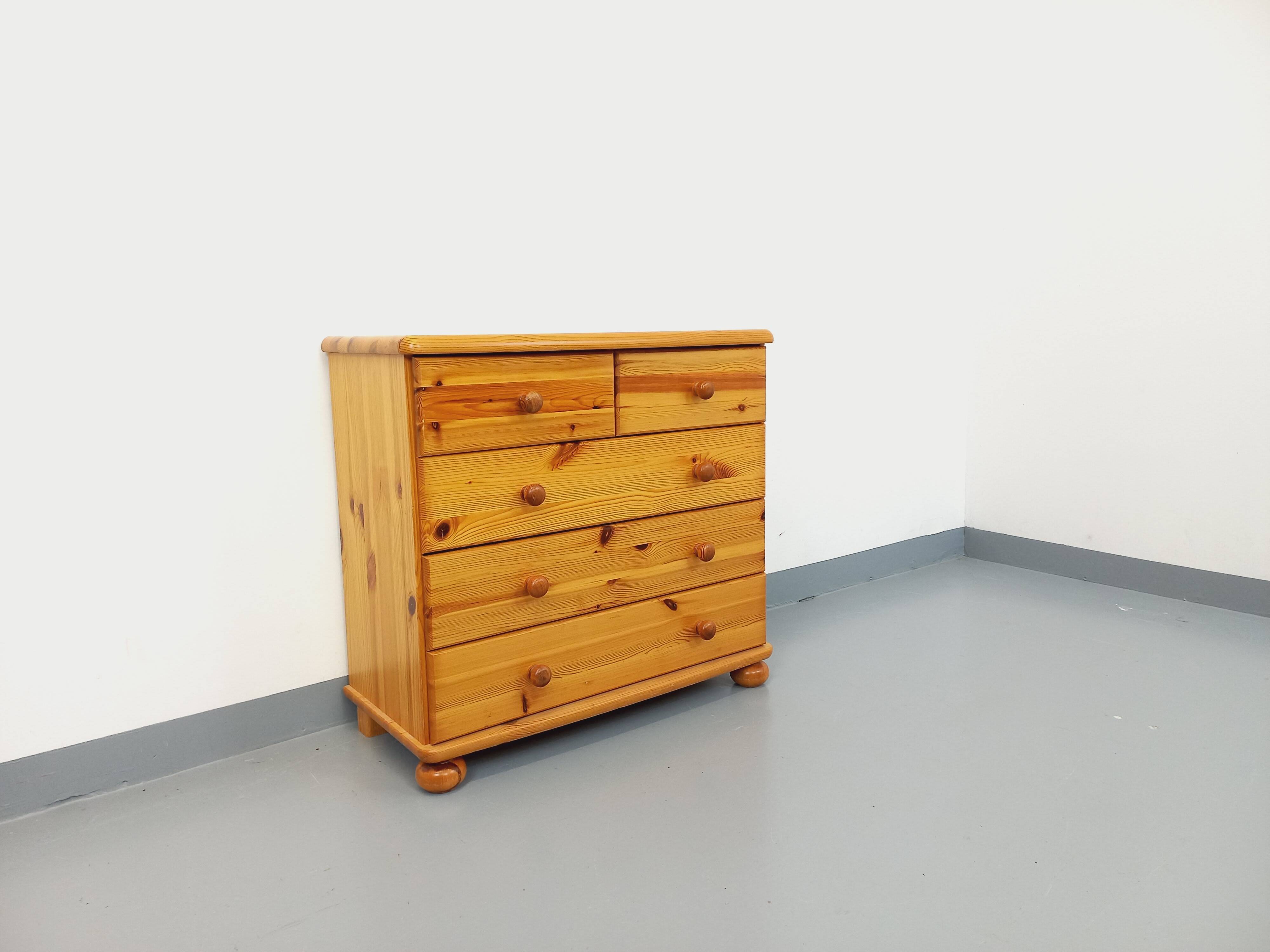 Vintage pine chest of drawers from the 70s