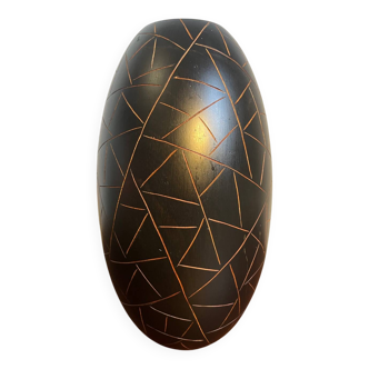 Vase en bois exotique
