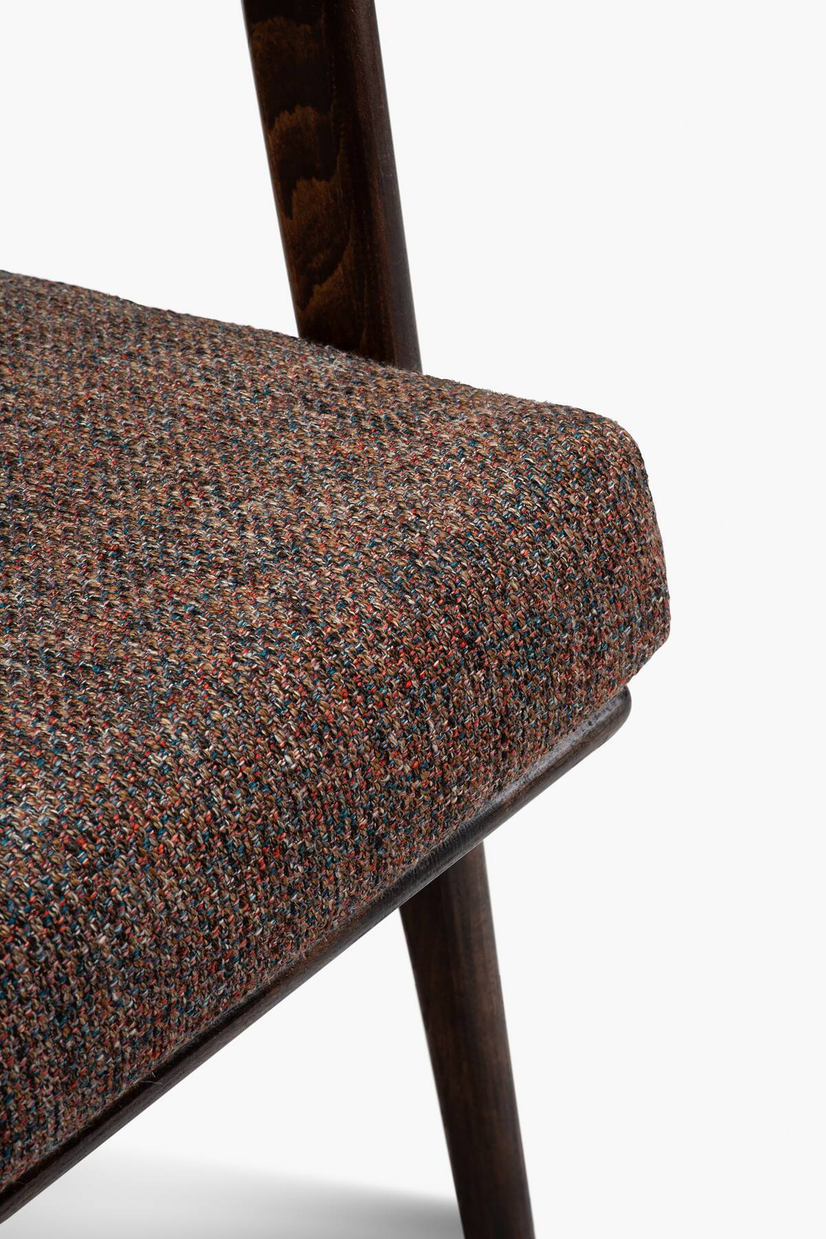 The pair of type 300-190 STEFAN armchairs