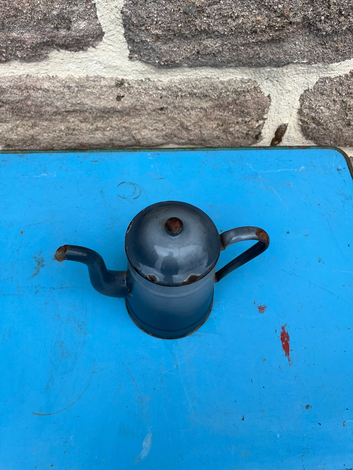 Enamelled coffee maker