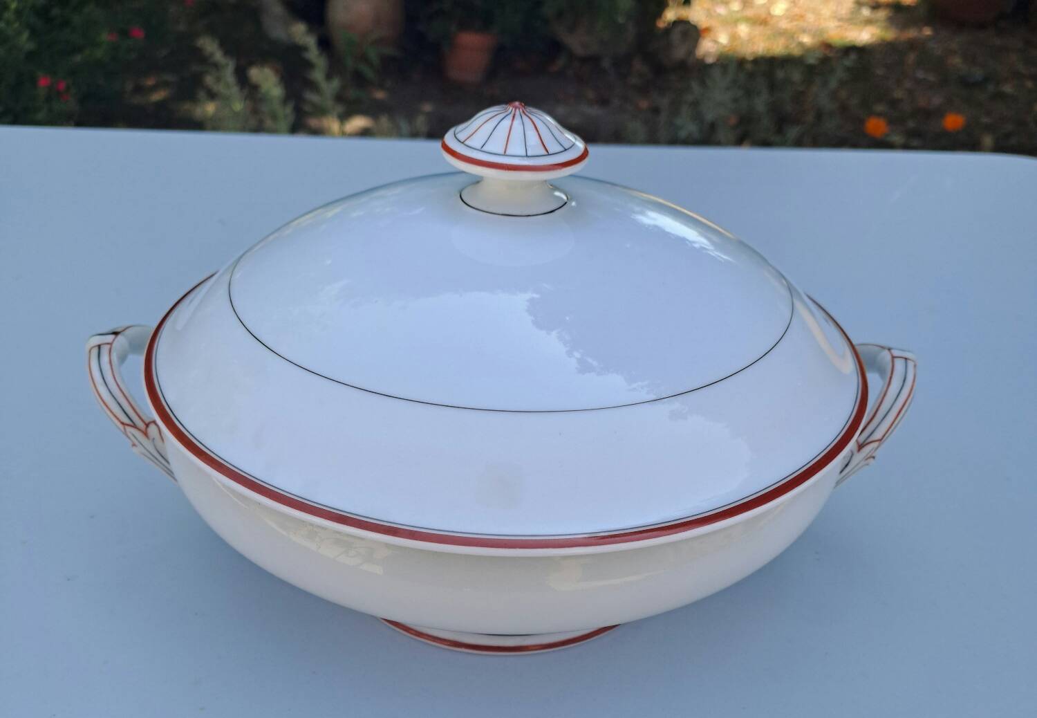 Porcelain tureen