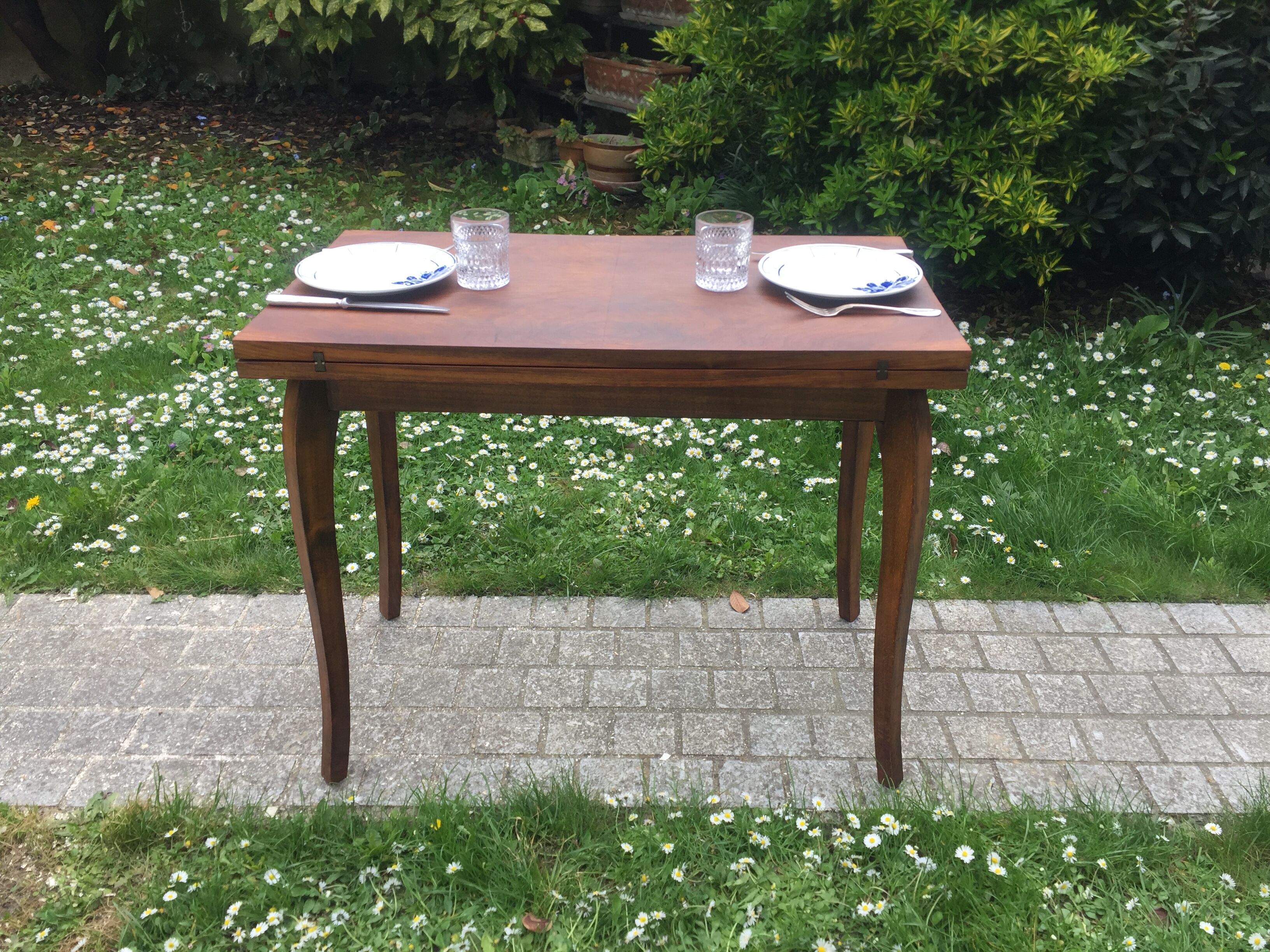 Dining table folding old rosewood from 2 to 6 people