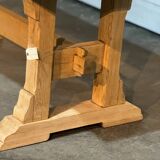 Monastery-style table