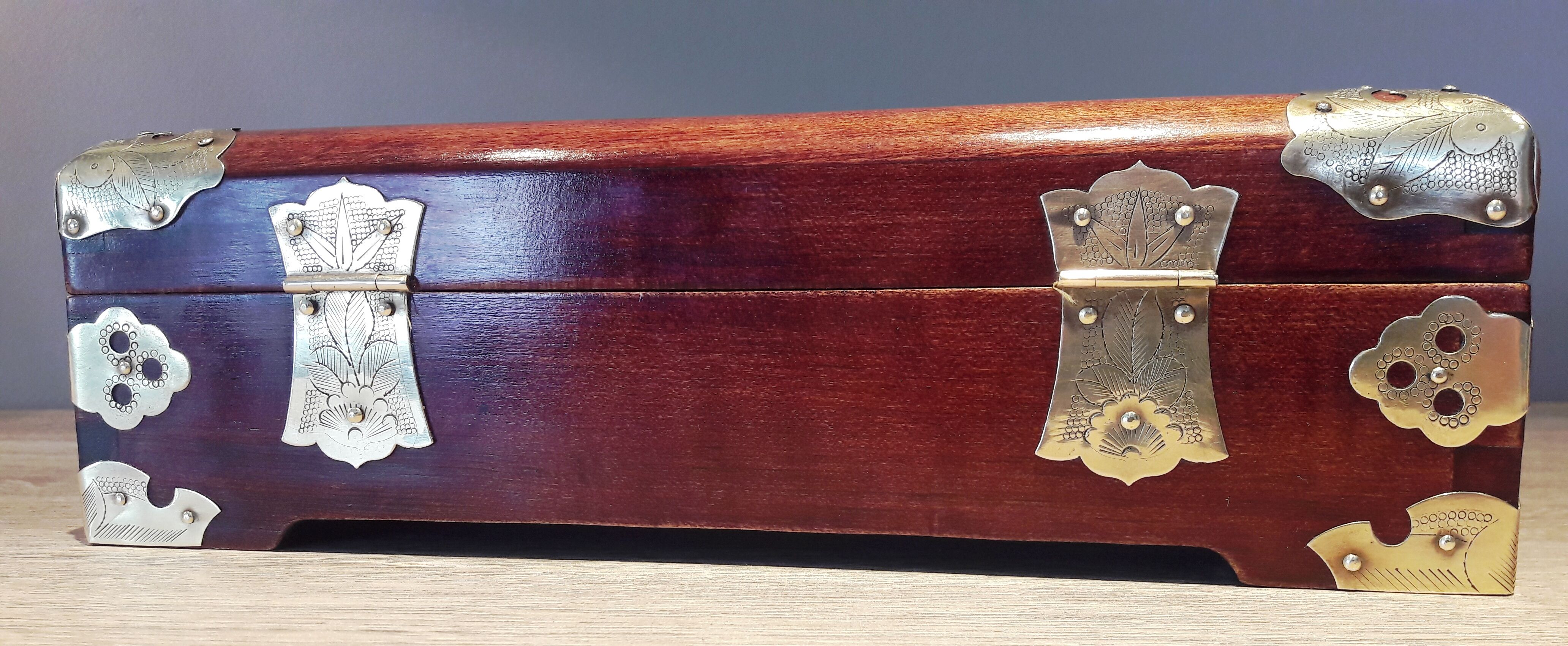 Jewelry box, Chinese jade stone - Wood - Mahogany, Brass