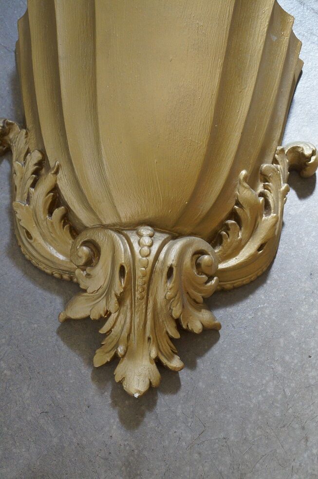 Gold plaster planter