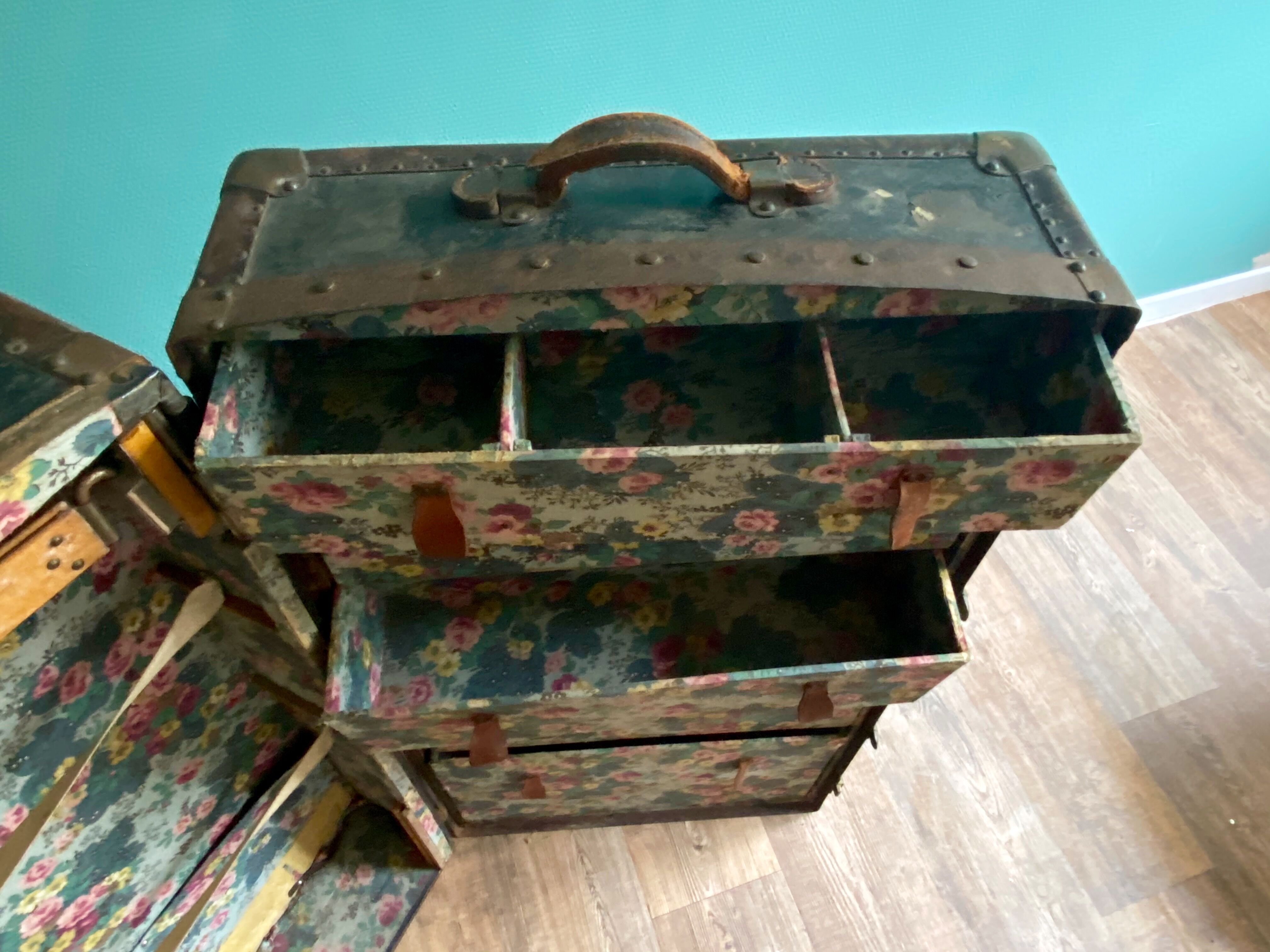 Former travel trunk
