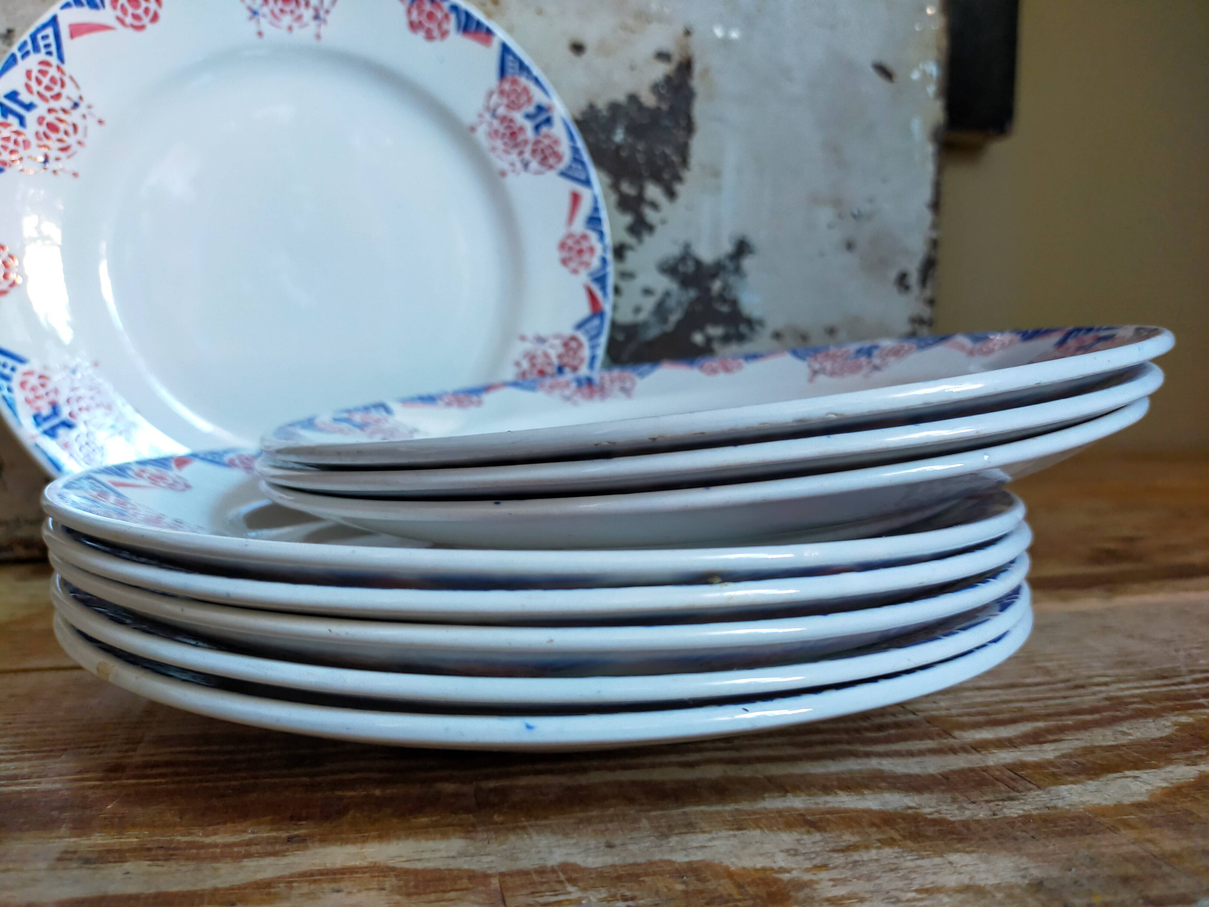 Nine Sarreguemines earthenware dessert plates, Brunoy service, 1940s