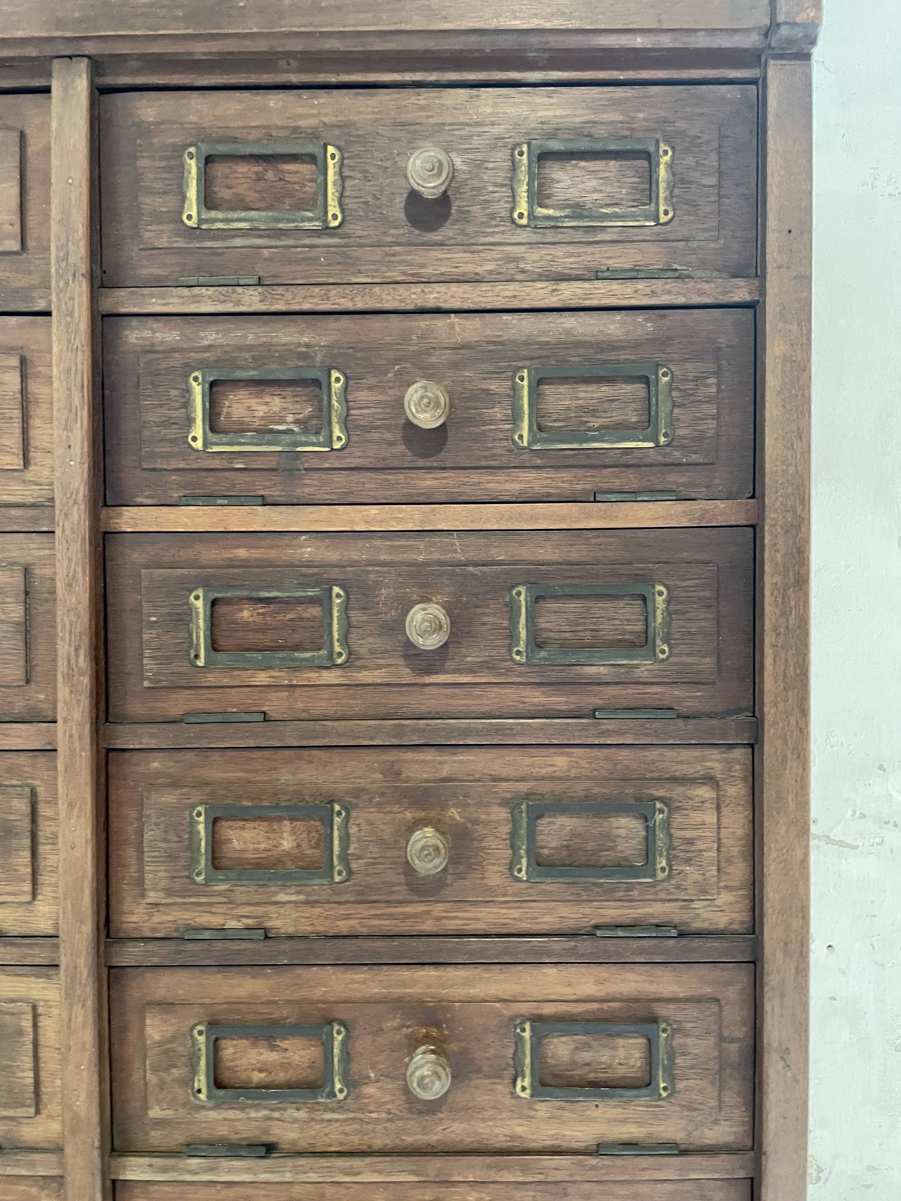 Furniture with 34 oak valves