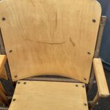 Wheelchair cinema theatre strapontin