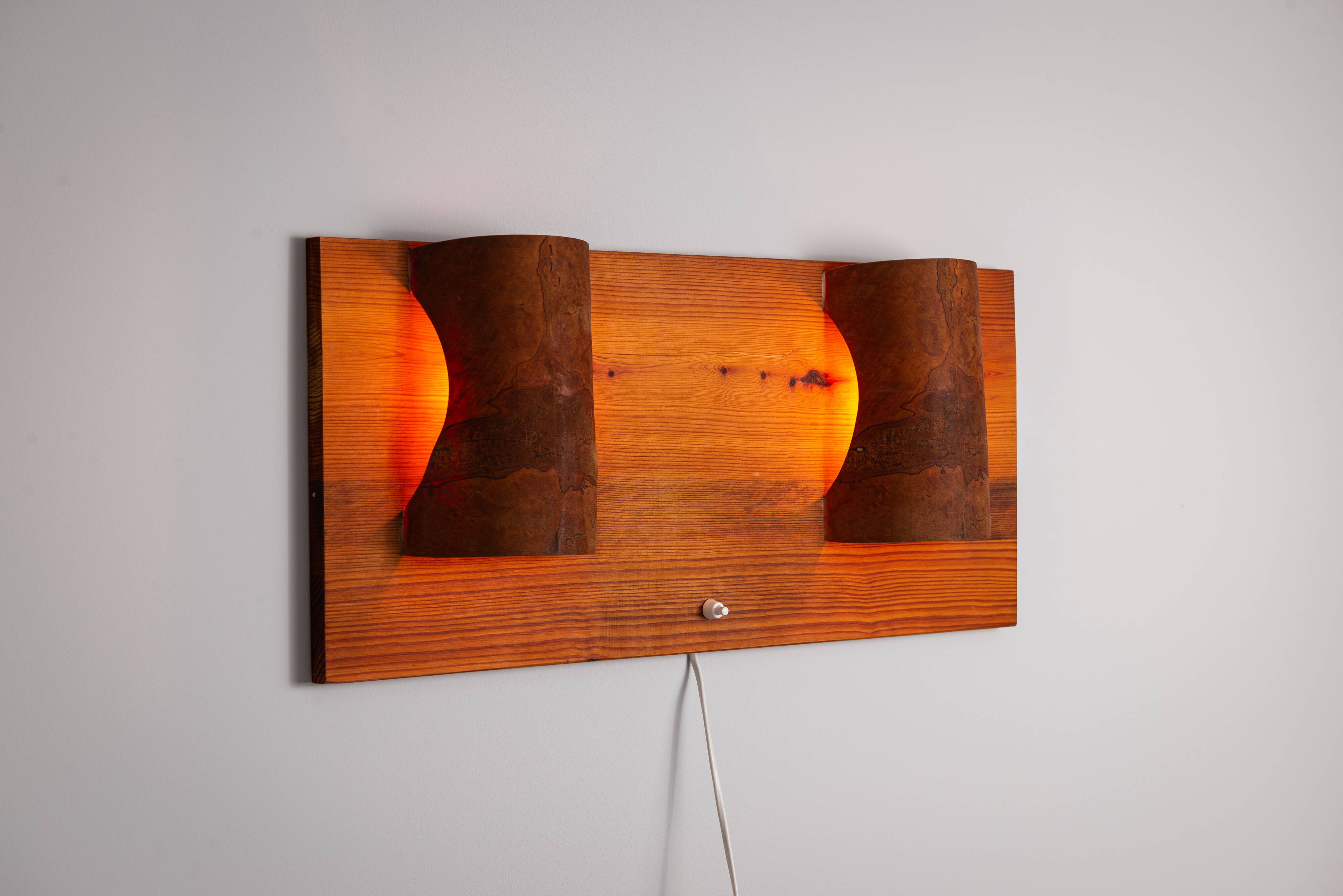 Rectangular pinewood wall lamp with bur wood veneer shades