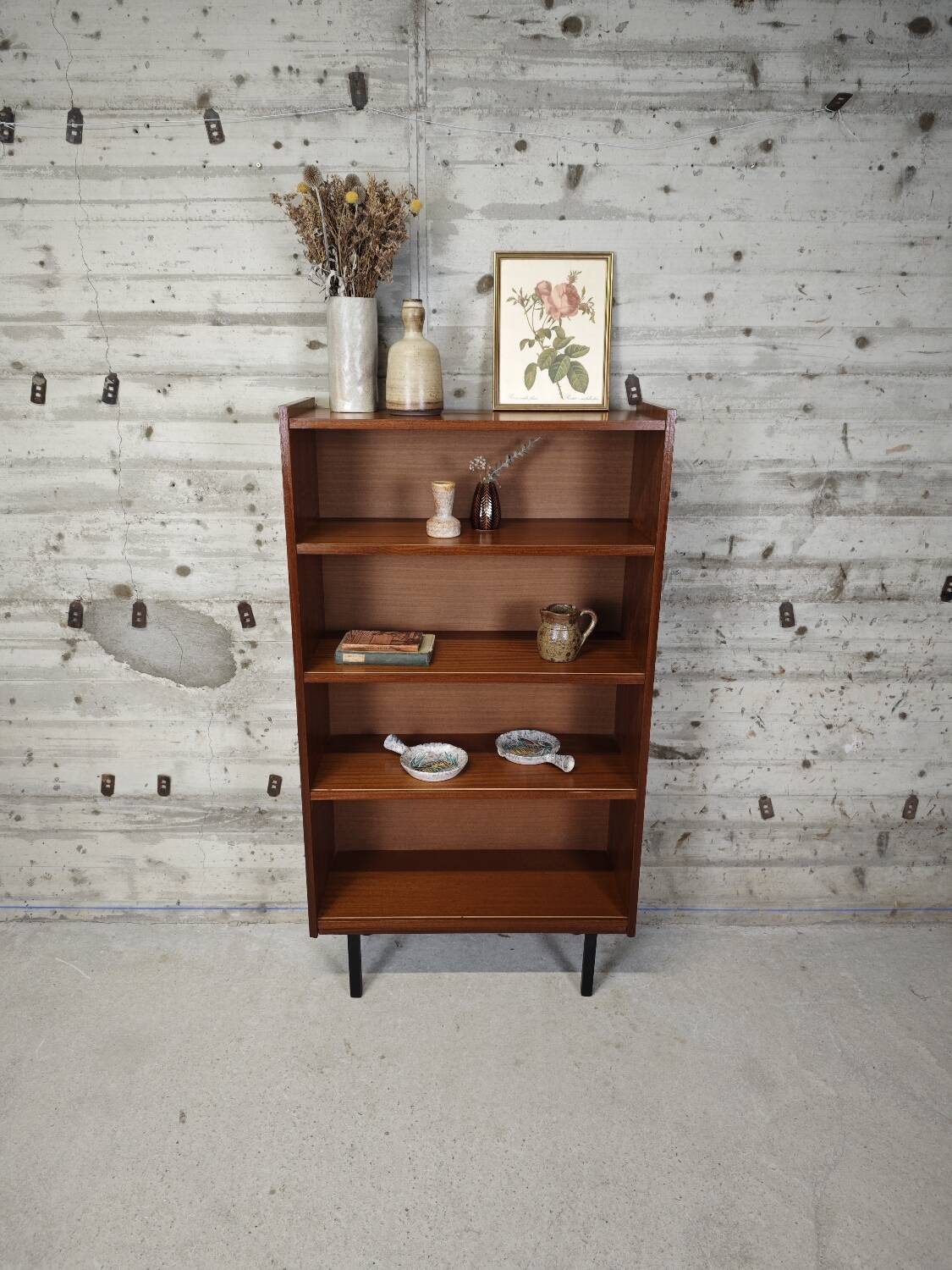 Vintage display cabinet / bookcase